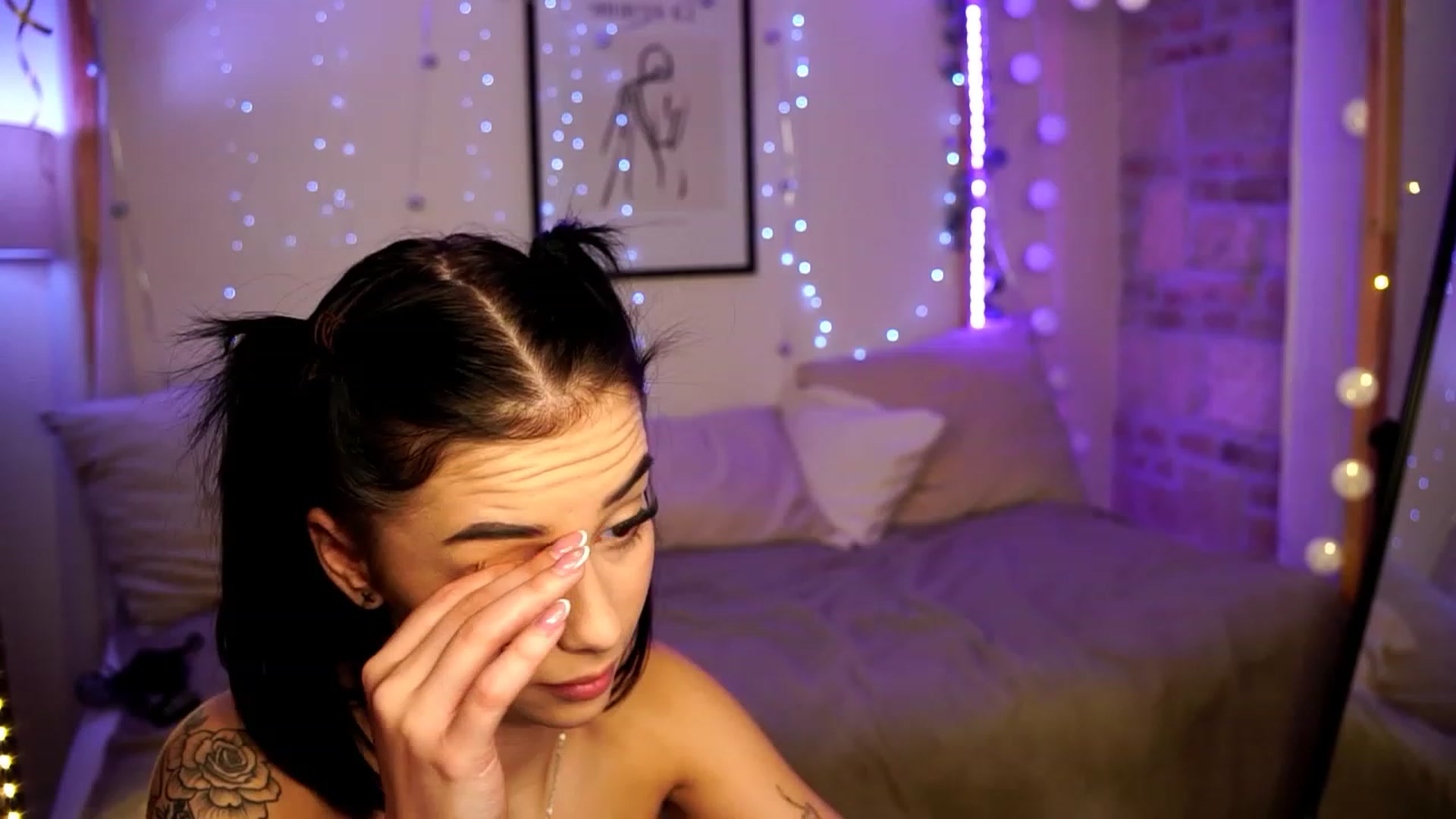 Gallery image thumbnail from Naomii18's myfreecams stream on, 01/08/2024, 22:21 image 18 of 20