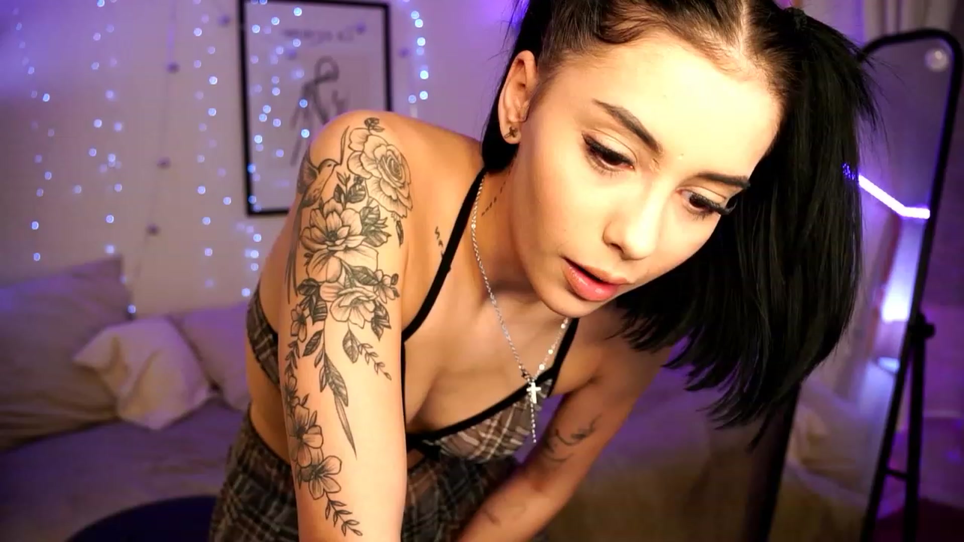 Gallery image thumbnail from Naomii18's myfreecams stream on, 01/08/2024, 22:21 image 9 of 20