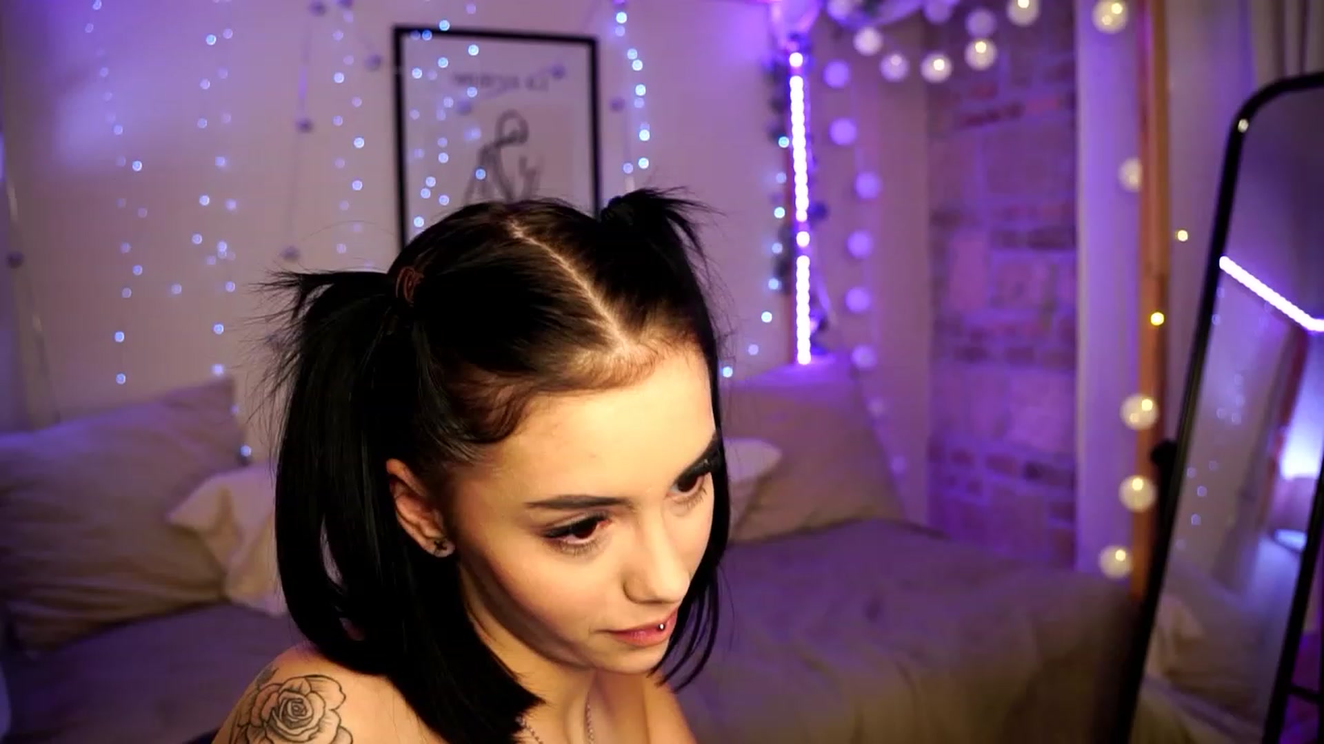 Gallery image thumbnail from Naomii18's myfreecams stream on, 01/08/2024, 22:21 image 13 of 20