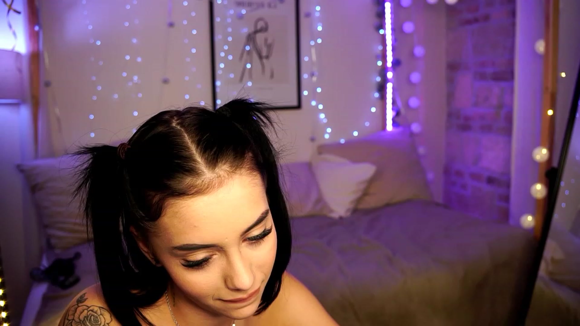 Gallery image thumbnail from Naomii18's myfreecams stream on, 01/08/2024, 22:21 image 19 of 20