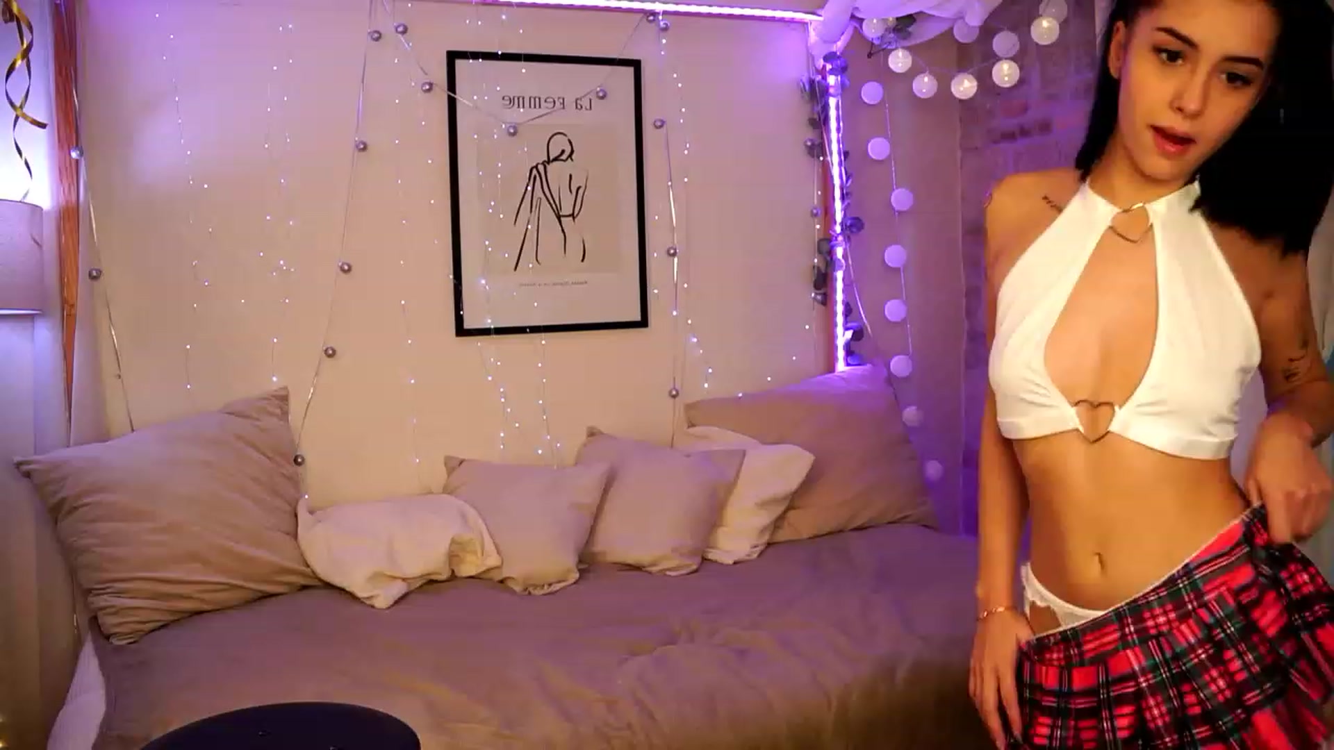 Gallery image thumbnail from Naomii18's myfreecams stream on, 01/09/2024, 18:12 image 8 of 20