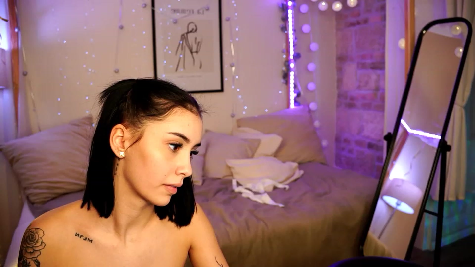 Gallery image thumbnail from Naomii18's myfreecams stream on, 01/09/2024, 21:06 image 9 of 20