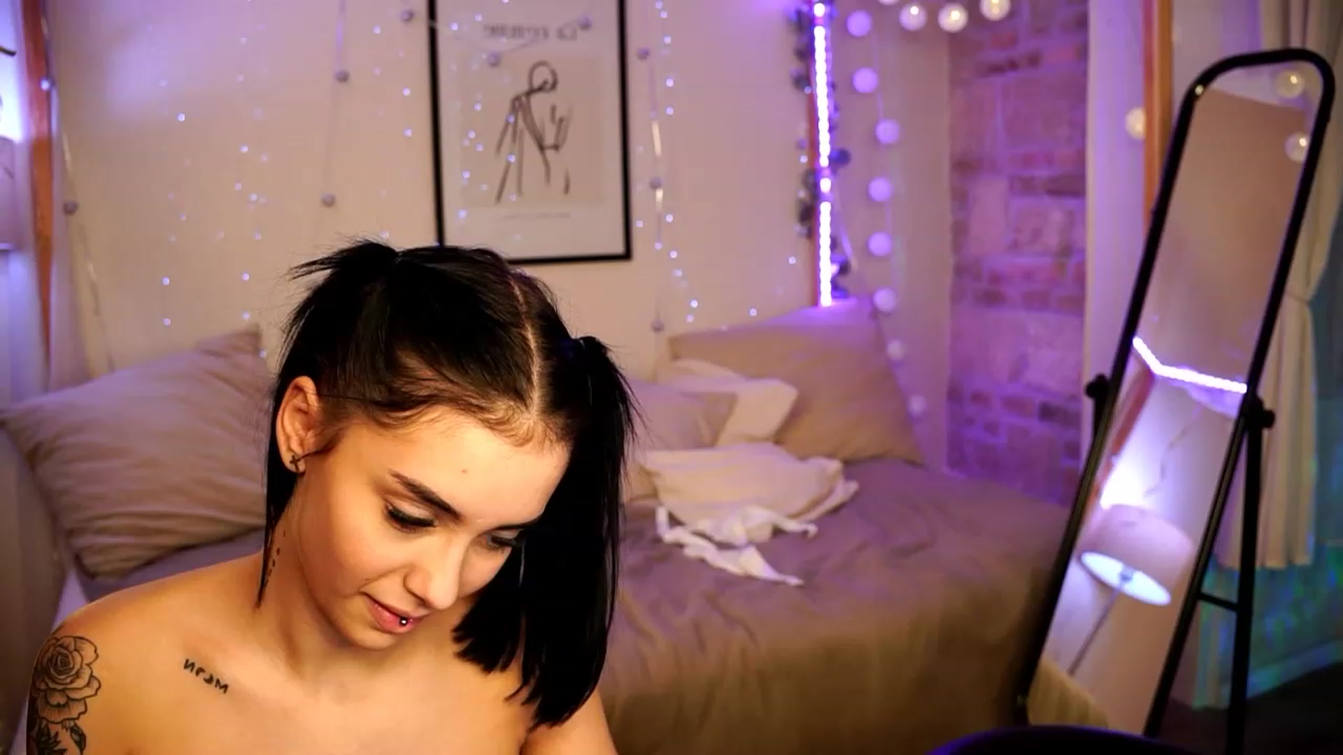 Gallery image thumbnail from Naomii18's myfreecams stream on, 01/09/2024, 21:06 image 2 of 20