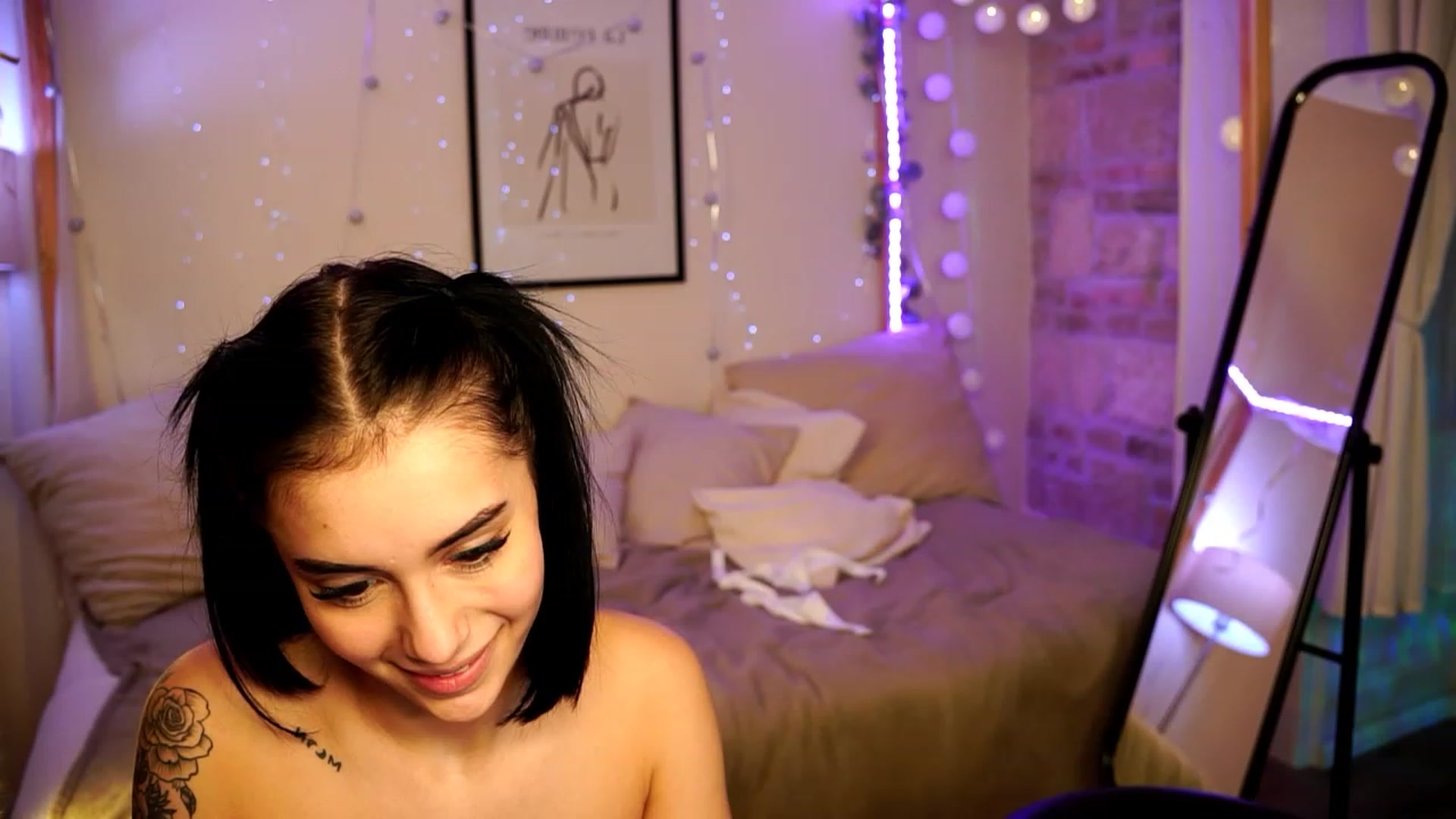 Gallery image thumbnail from Naomii18's myfreecams stream on, 01/09/2024, 21:06 image 4 of 20