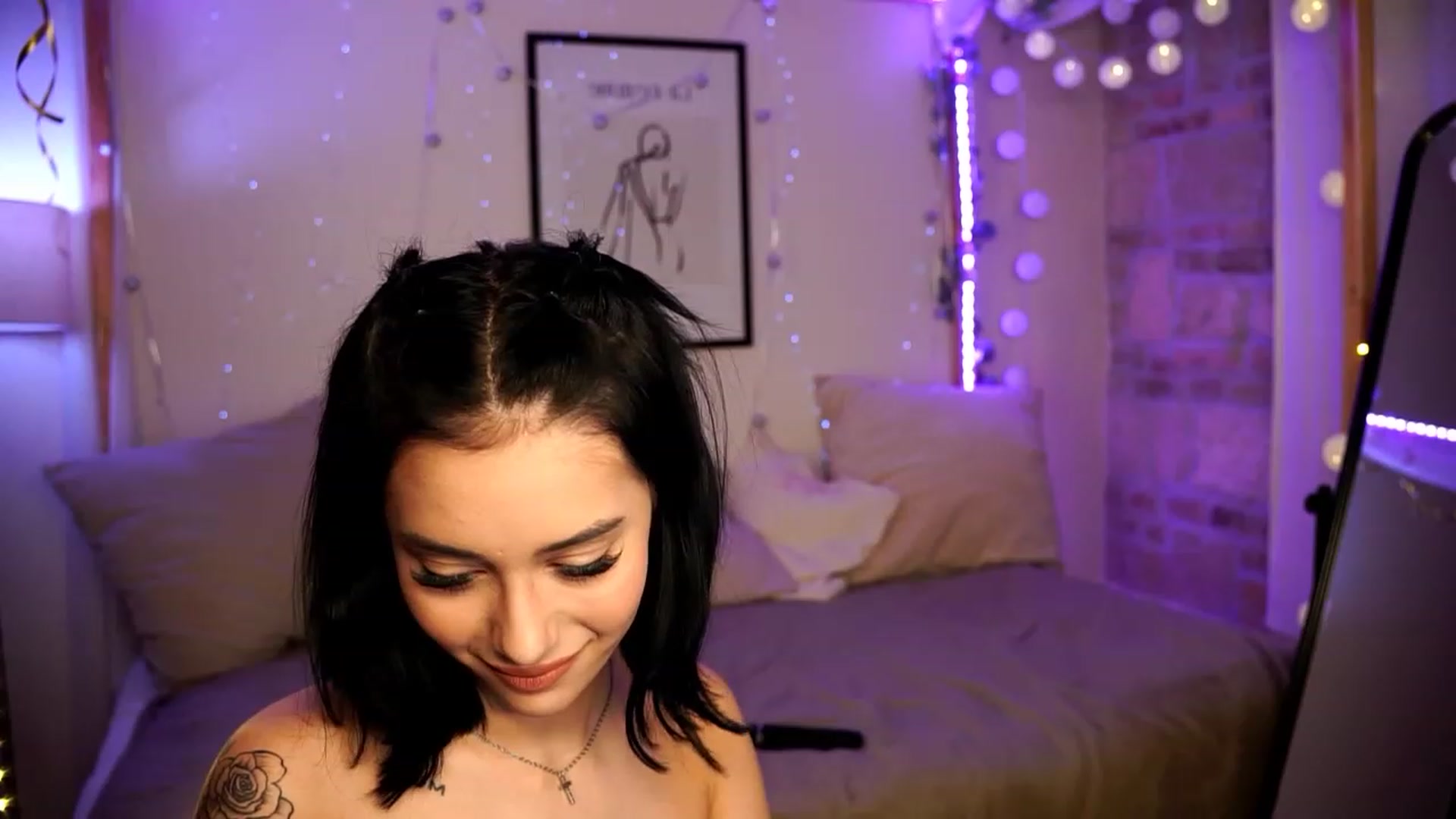 Gallery image thumbnail from Naomii18's myfreecams stream on, 01/10/2024, 19:29 image 19 of 20