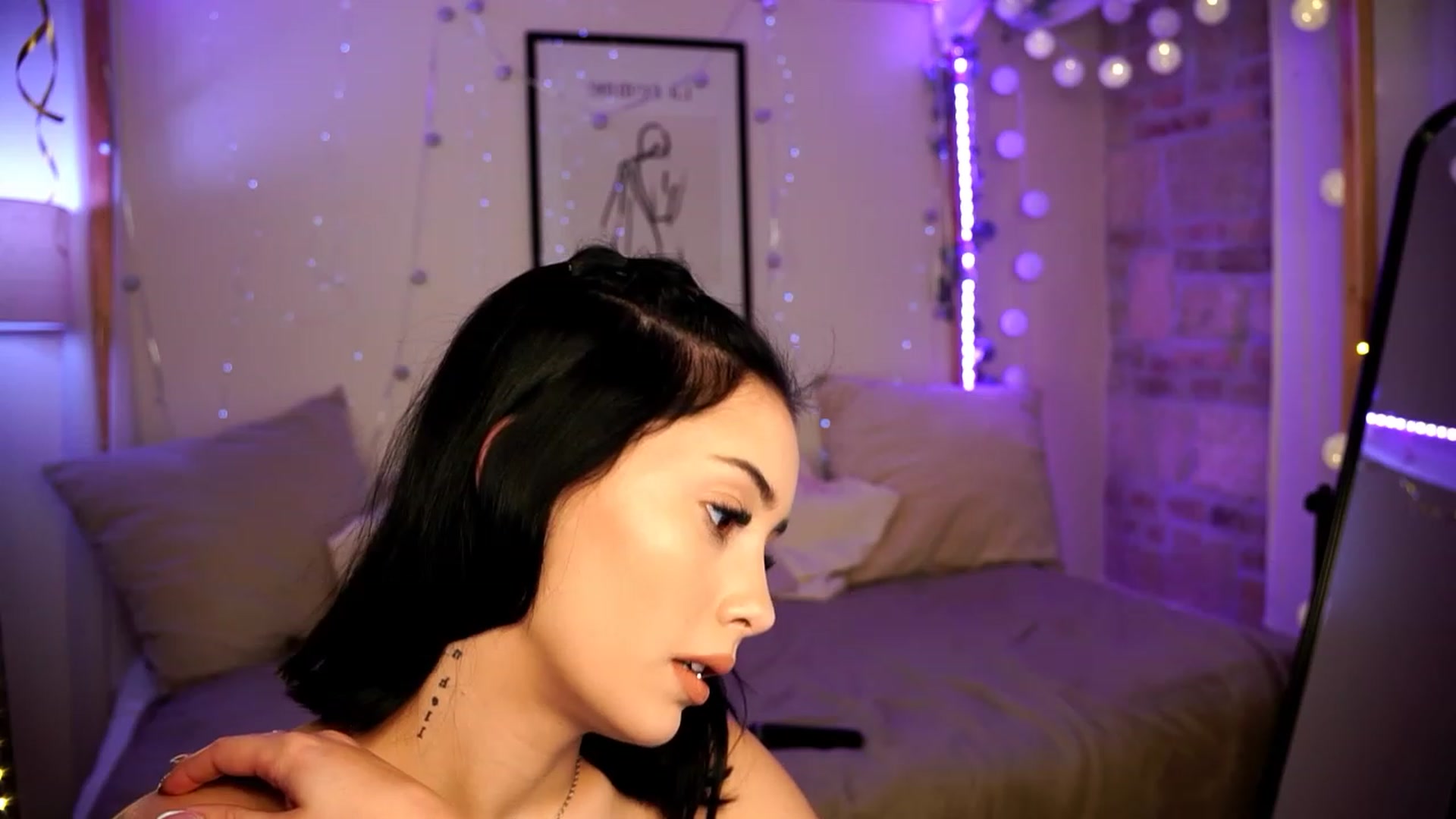 Gallery image thumbnail from Naomii18's myfreecams stream on, 01/10/2024, 19:29 image 20 of 20