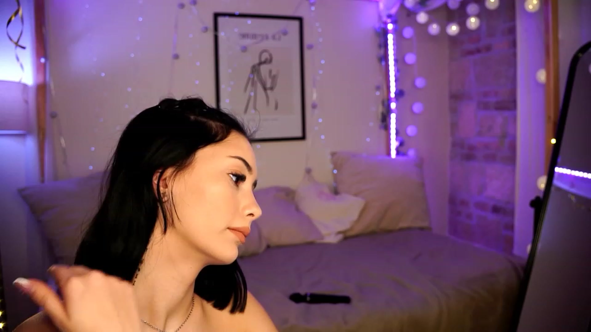 Gallery image thumbnail from Naomii18's myfreecams stream on, 01/10/2024, 19:29 image 16 of 20