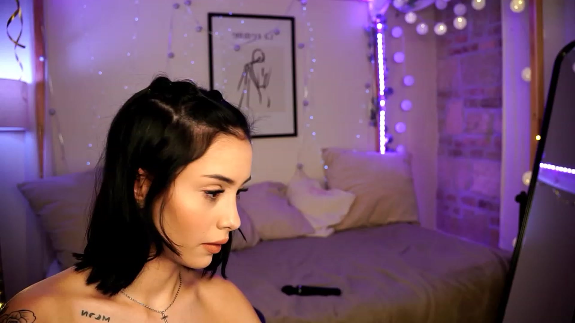 Gallery image thumbnail from Naomii18's myfreecams stream on, 01/10/2024, 19:29 image 14 of 20