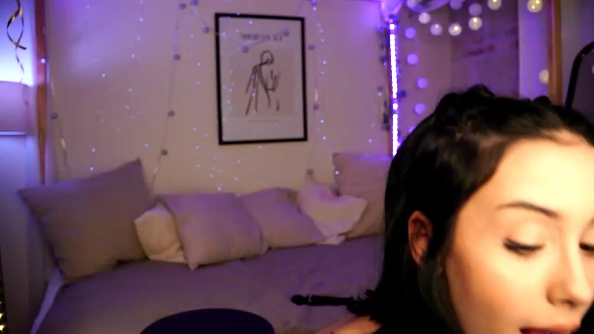 Gallery image thumbnail from Naomii18's myfreecams stream on, 01/10/2024, 19:29 image 13 of 20
