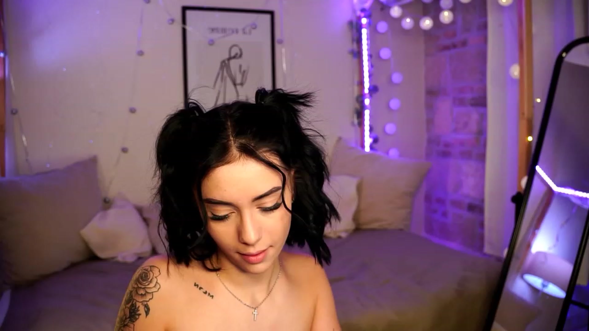 Gallery image thumbnail from Naomii18's myfreecams stream on, 01/11/2024, 16:50 image 9 of 20