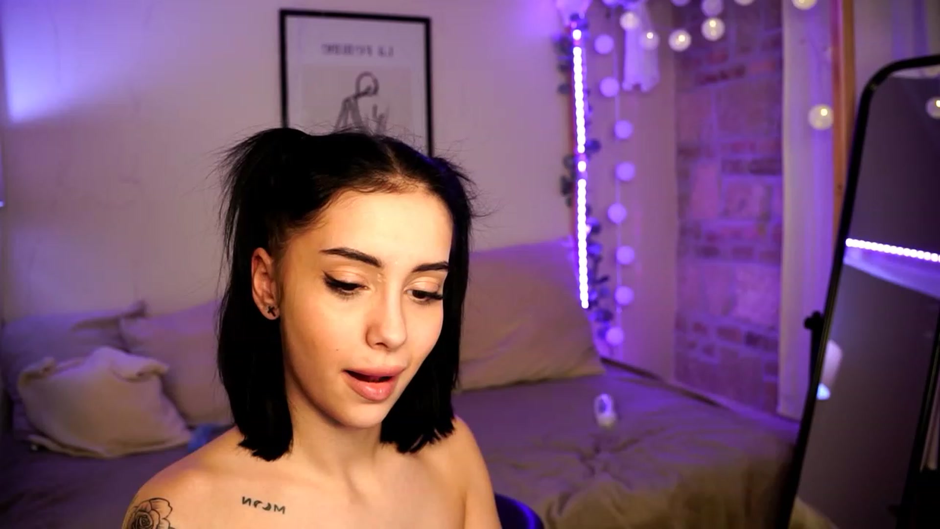 Gallery image thumbnail from Naomii18's myfreecams stream on, 01/17/2024, 16:04 image 16 of 20