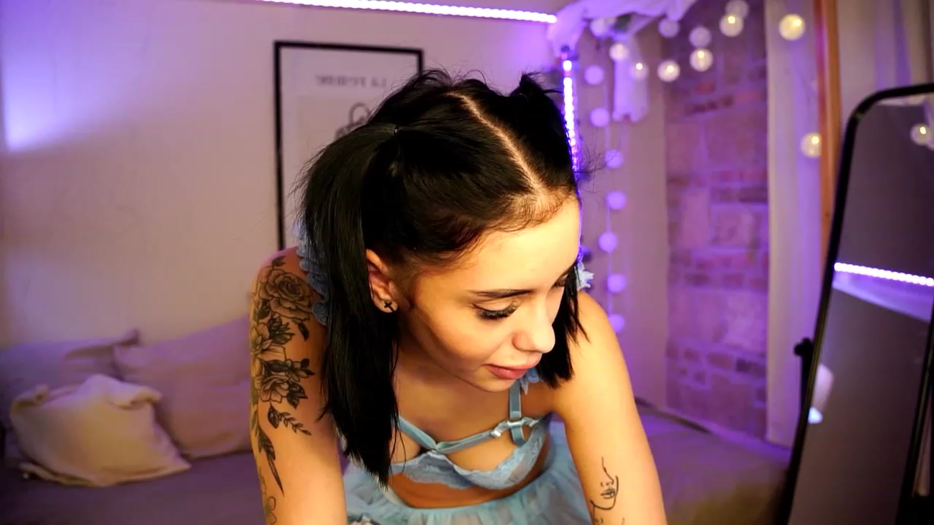 Gallery image thumbnail from Naomii18's myfreecams stream on, 01/17/2024, 16:04 image 4 of 20