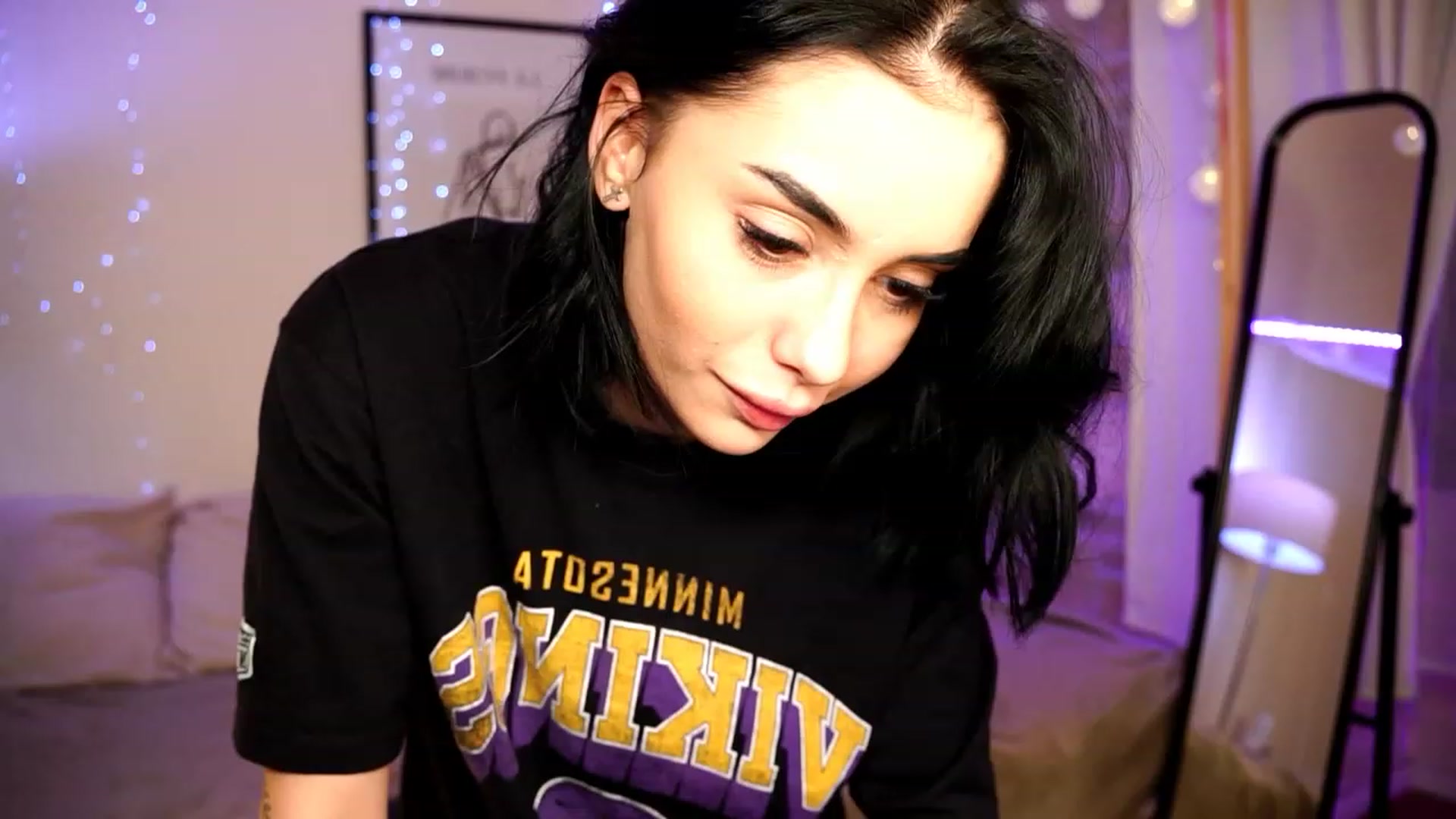 Gallery image thumbnail from Naomii18's myfreecams stream on, 01/19/2024, 17:14 image 5 of 20