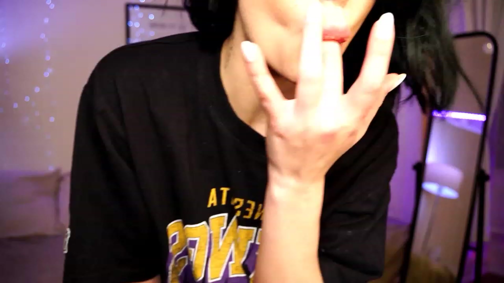 Gallery image thumbnail from Naomii18's myfreecams stream on, 01/19/2024, 17:14 image 6 of 20