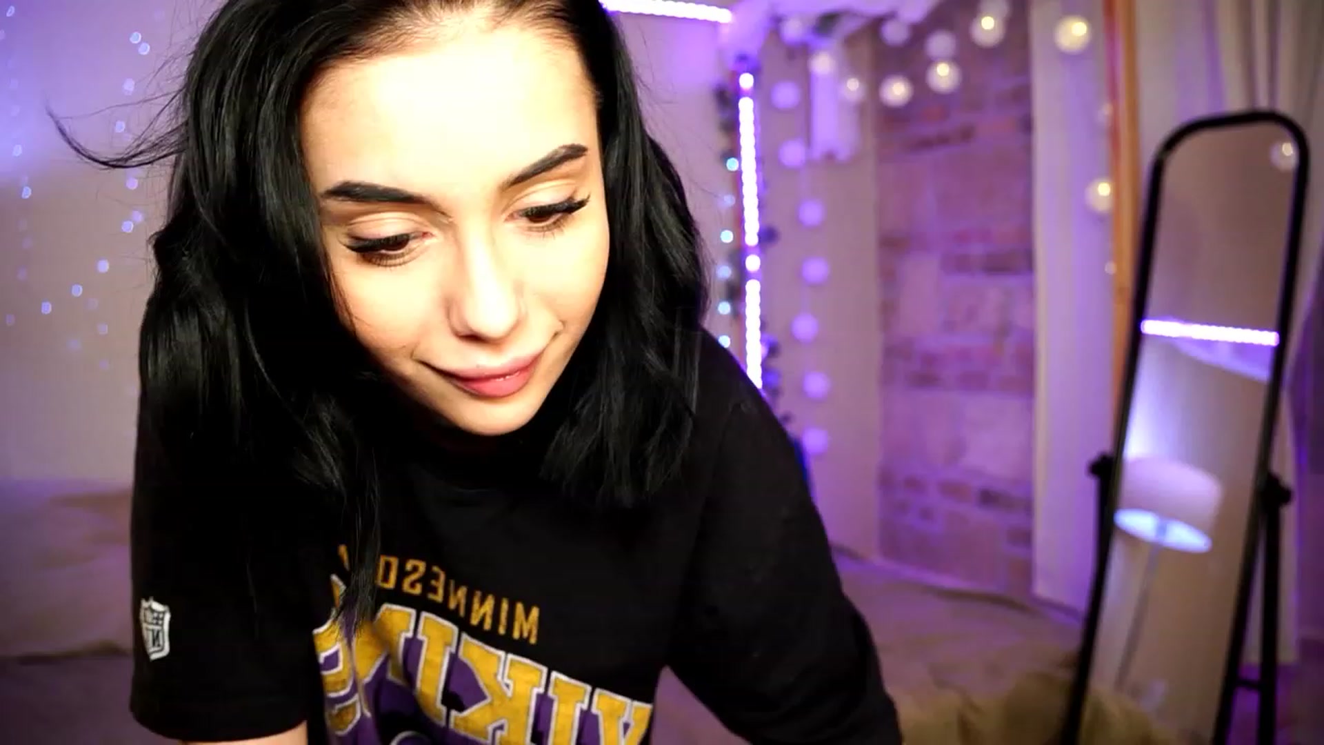 Gallery image thumbnail from Naomii18's myfreecams stream on, 01/19/2024, 17:14 image 18 of 20
