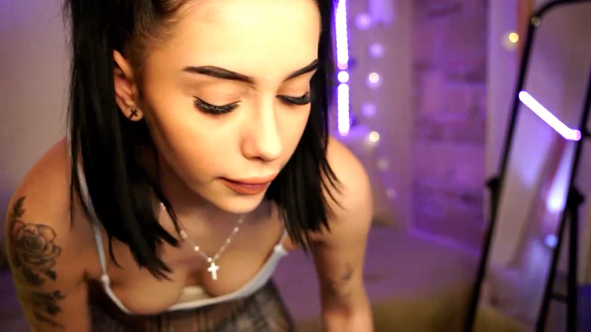 Gallery image thumbnail from Naomii18's myfreecams stream on, 01/24/2024, 14:51 image 15 of 20