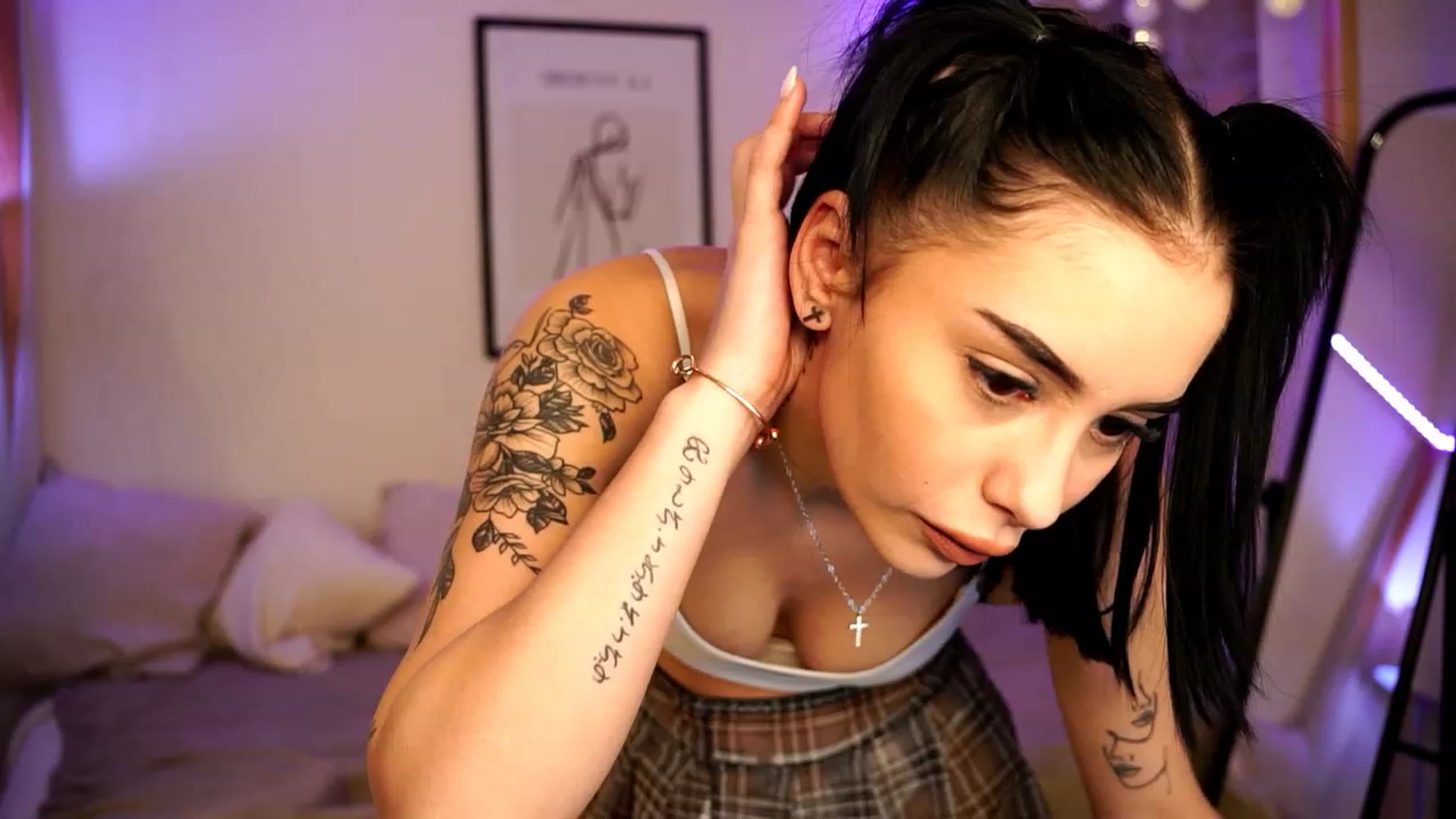 Gallery image thumbnail from Naomii18's myfreecams stream on, 01/24/2024, 16:49 image 3 of 20