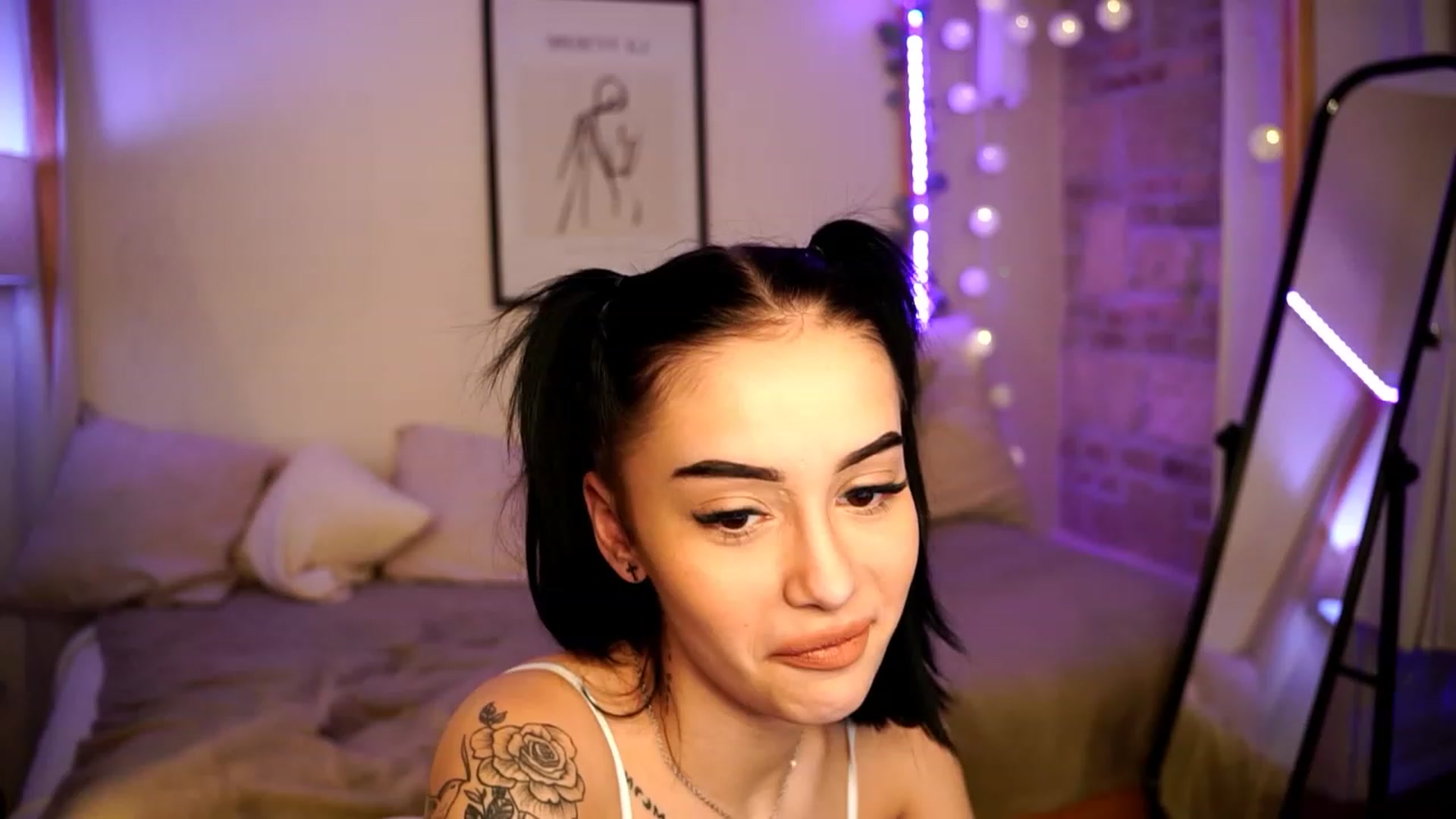 Gallery image thumbnail from Naomii18's myfreecams stream on, 01/24/2024, 16:49 image 17 of 20