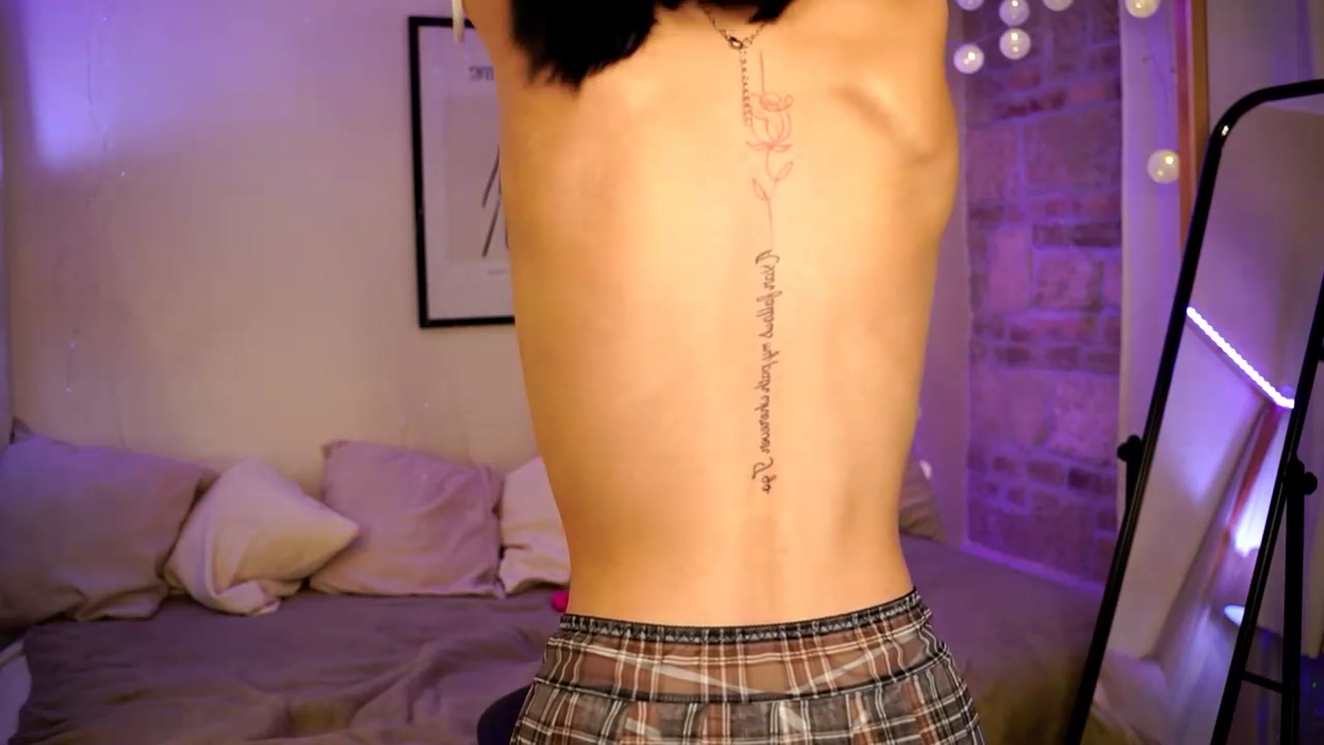 Gallery image thumbnail from Naomii18's myfreecams stream on, 01/24/2024, 16:49 image 6 of 20