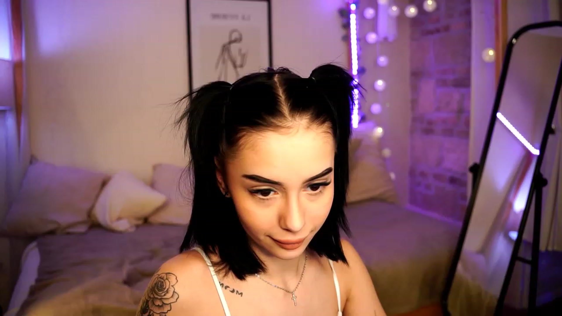 Gallery image thumbnail from Naomii18's myfreecams stream on, 01/24/2024, 16:49 image 16 of 20