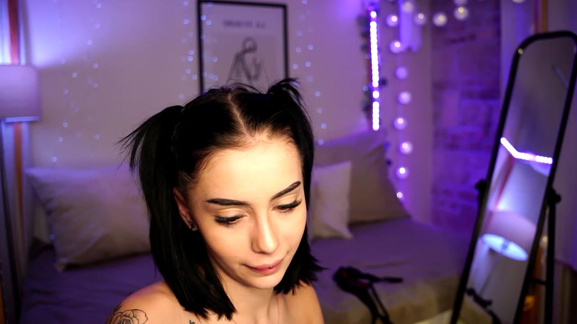 Gallery image thumbnail from Naomii18's myfreecams stream on, 01/29/2024, 18:21 image 4 of 20