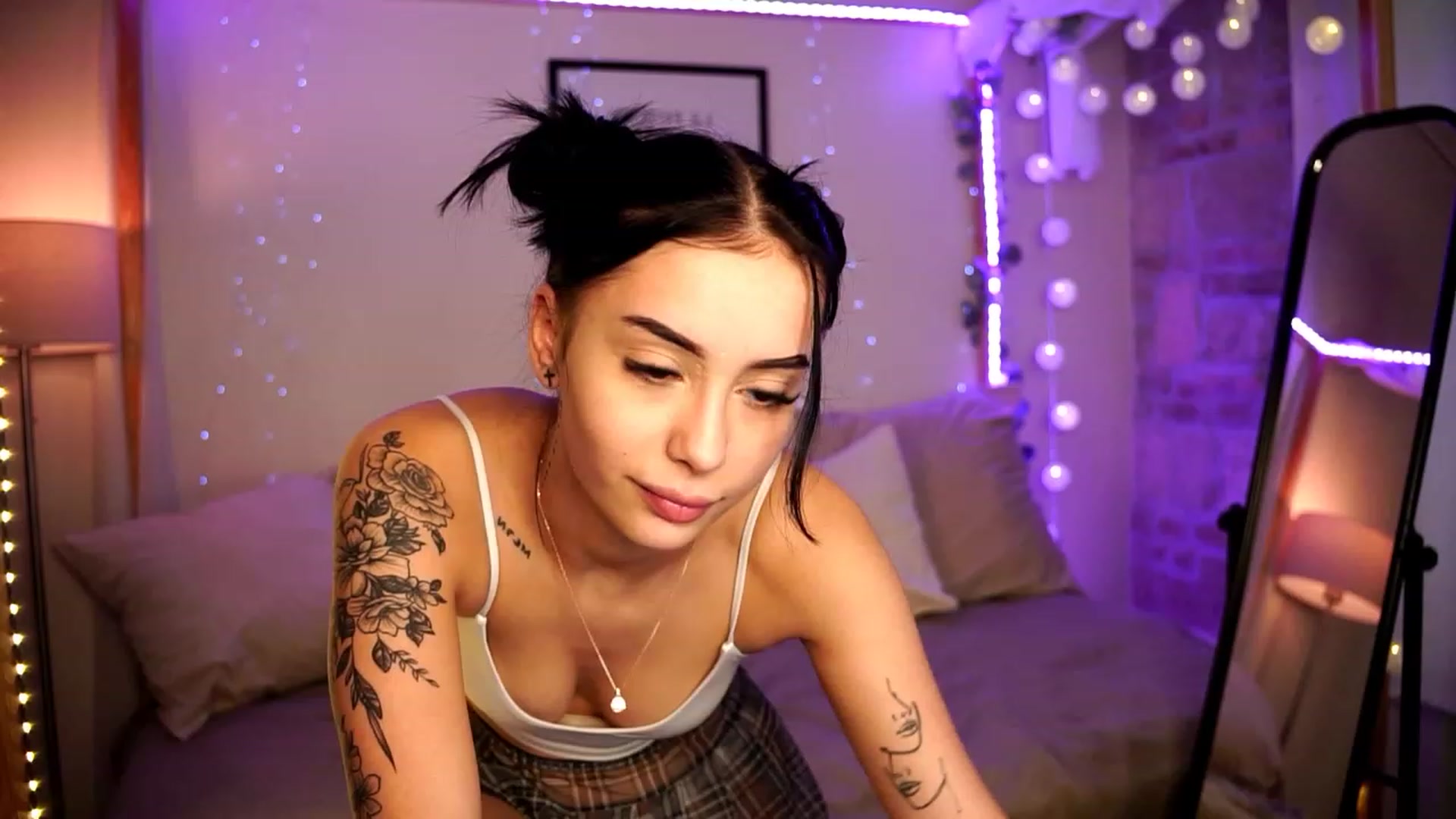 Gallery image thumbnail from Naomii18's myfreecams stream on, 01/31/2024, 15:09 image 7 of 20
