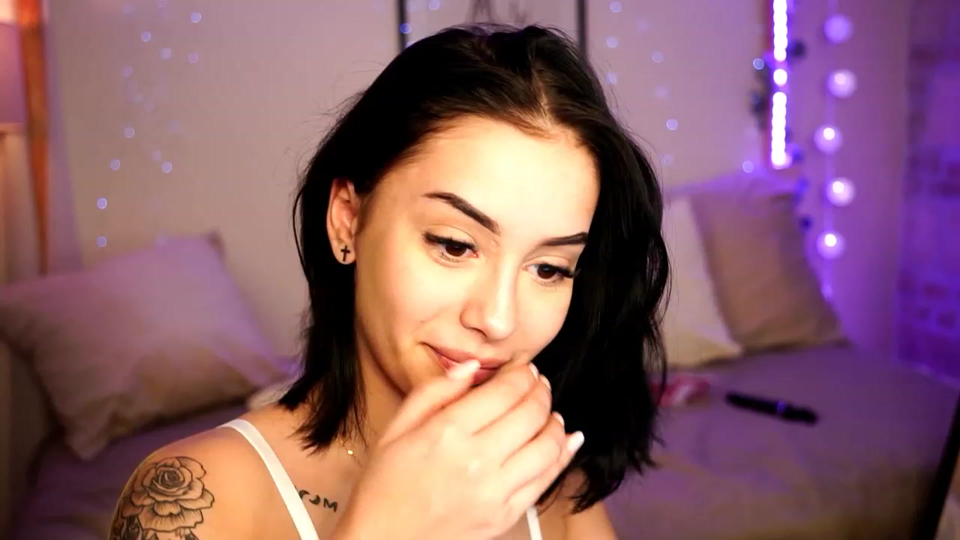 Gallery image thumbnail from Naomii18's myfreecams stream on, 01/31/2024, 16:23 image 20 of 20