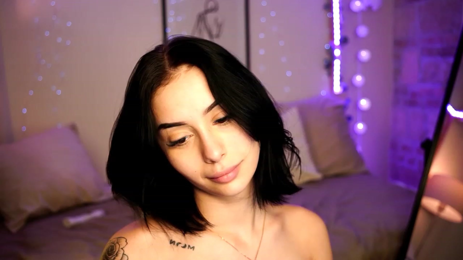 Gallery image thumbnail from Naomii18's myfreecams stream on, 01/31/2024, 18:59 image 19 of 20