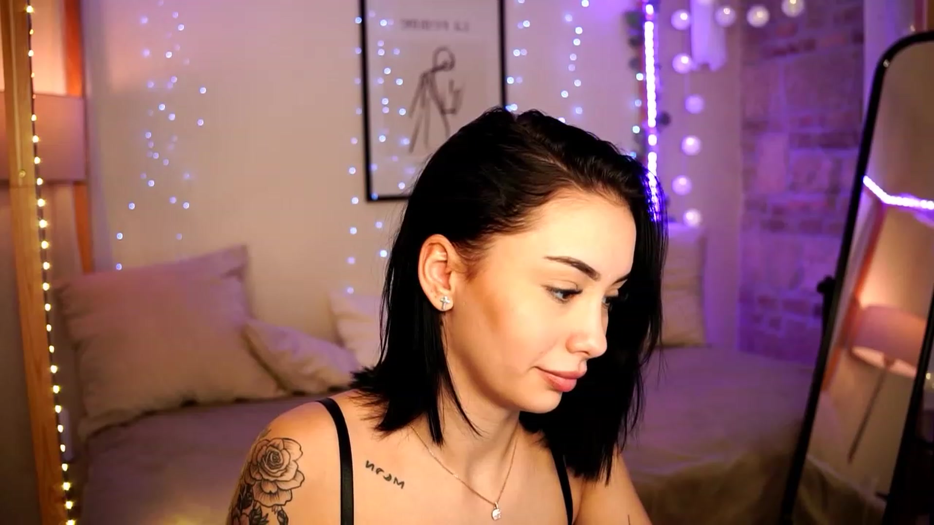 Gallery image thumbnail from Naomii18's myfreecams stream on, 02/06/2024, 15:06 image 15 of 20