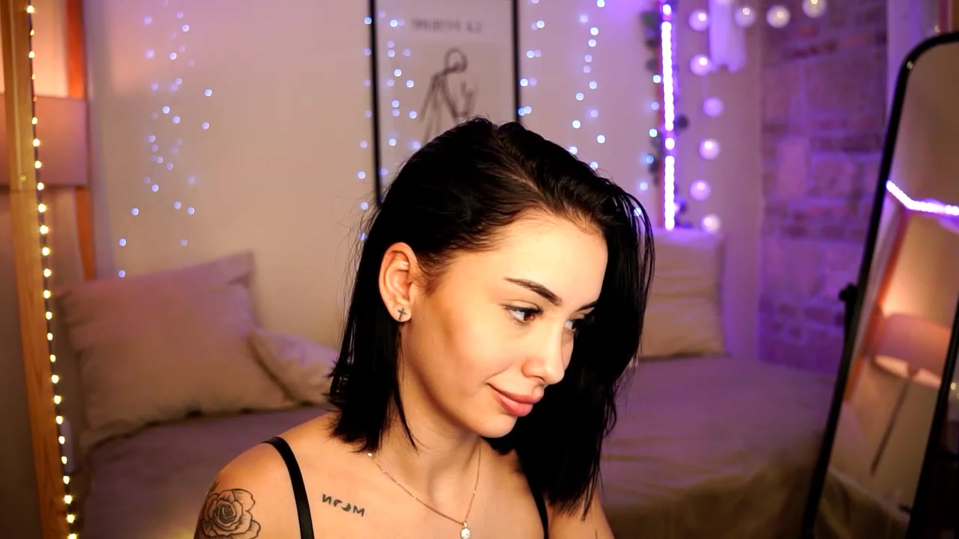 Gallery image thumbnail from Naomii18's myfreecams stream on, 02/06/2024, 15:06 image 16 of 20