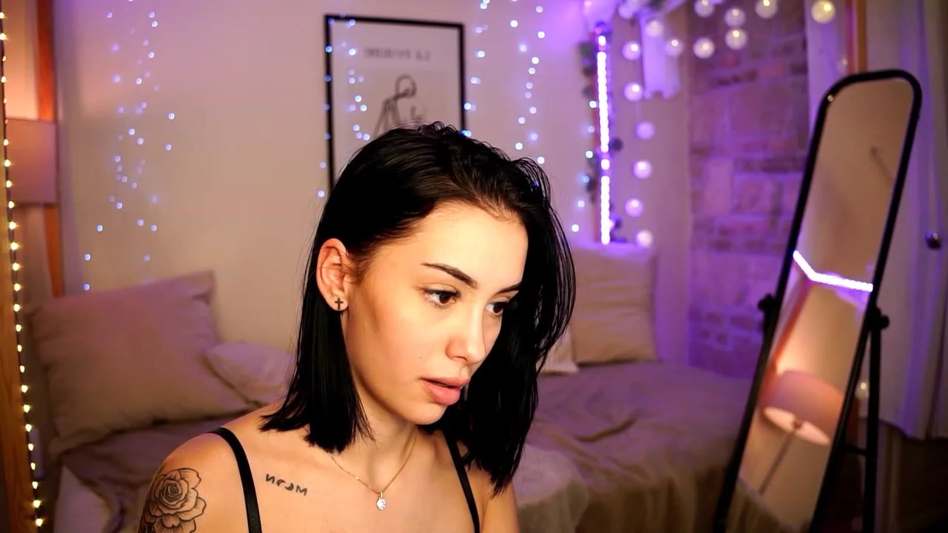 Gallery image thumbnail from Naomii18's myfreecams stream on, 02/06/2024, 18:39 image 16 of 20