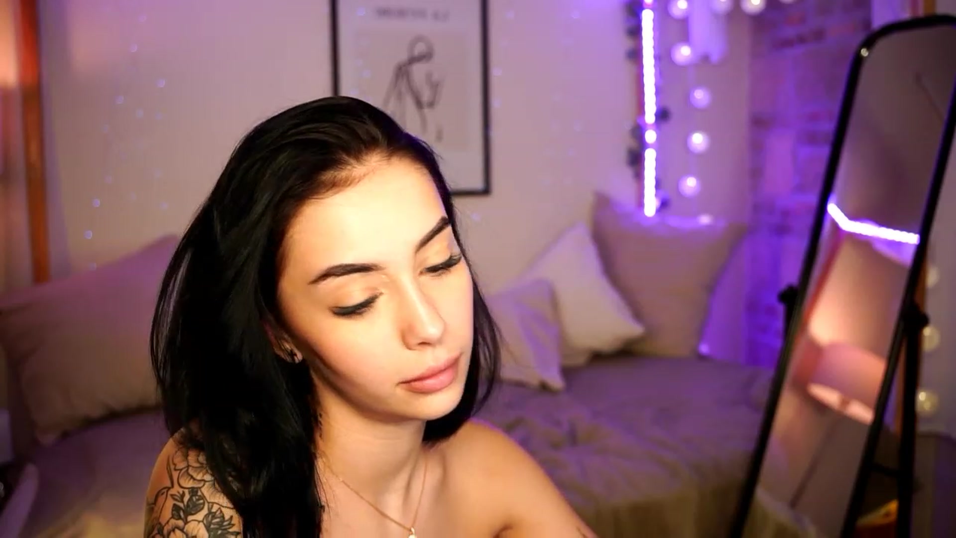Gallery image thumbnail from Naomii18's myfreecams stream on, 02/07/2024, 20:27 image 19 of 20