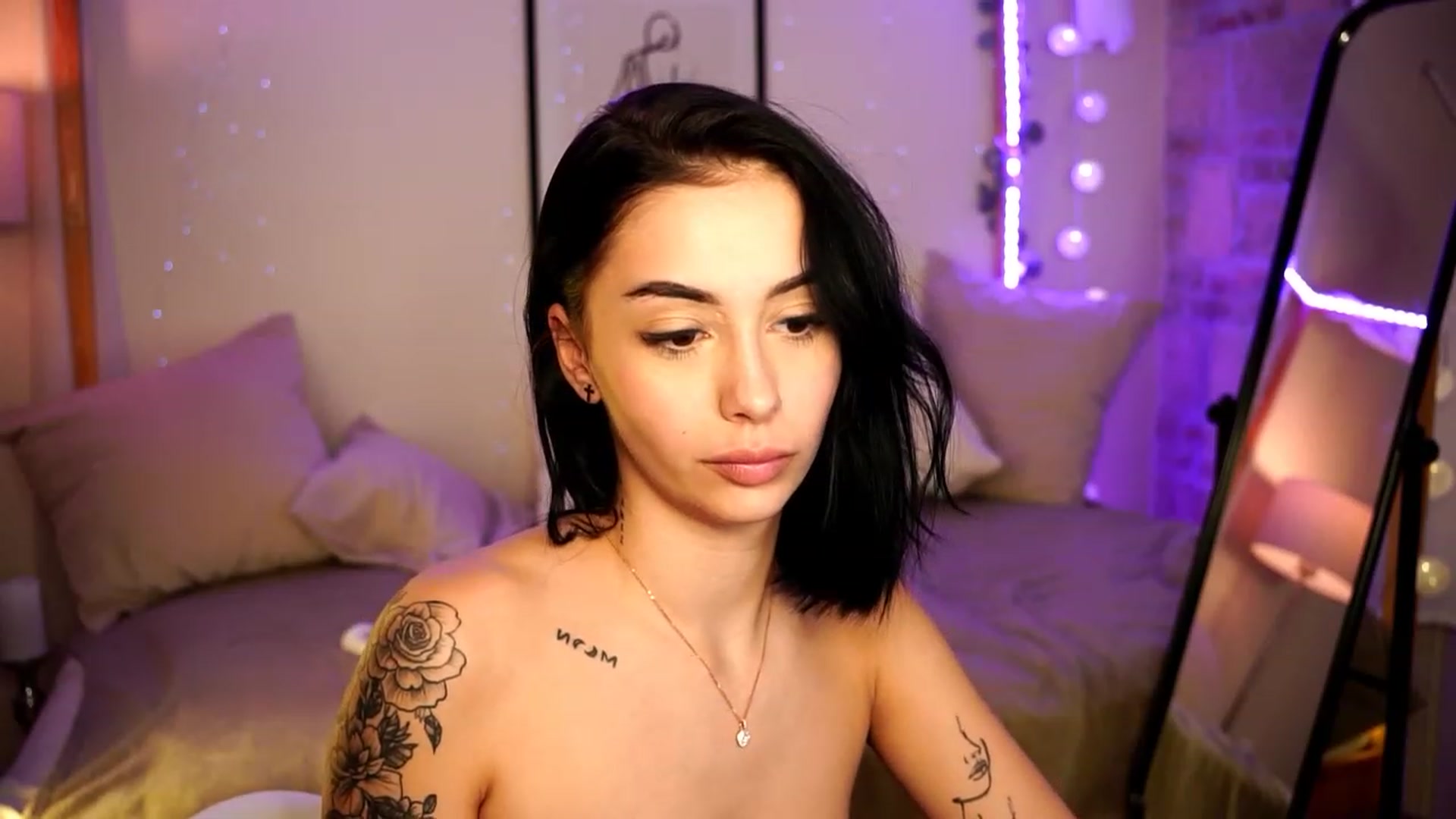 Gallery image thumbnail from Naomii18's myfreecams stream on, 02/07/2024, 20:27 image 18 of 20