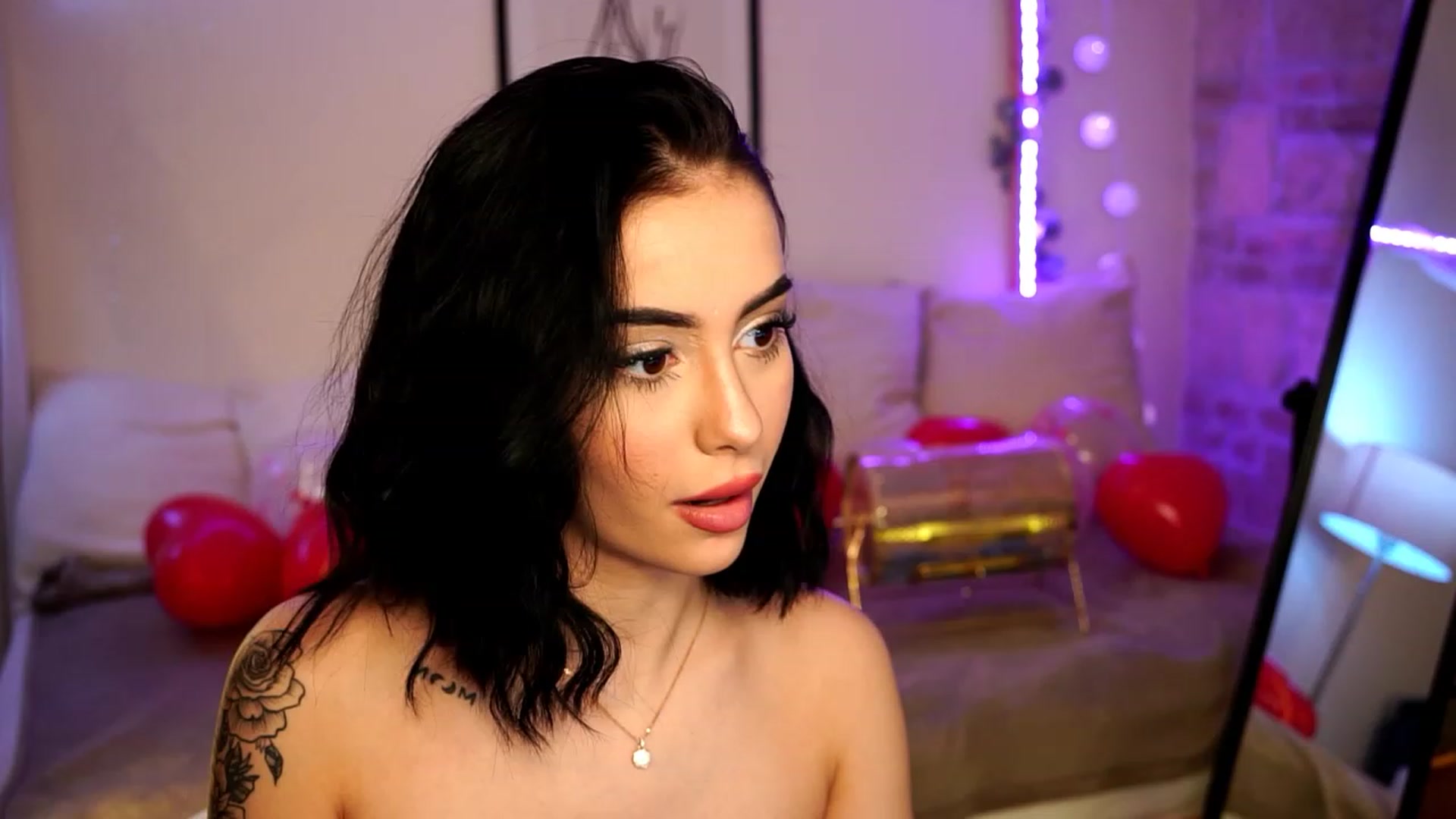 Gallery image thumbnail from Naomii18's myfreecams stream on, 02/14/2024, 15:11 image 18 of 20
