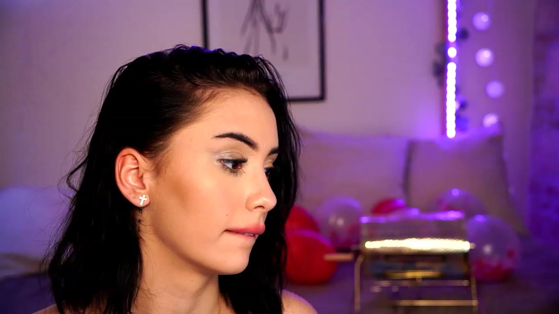 Gallery image thumbnail from Naomii18's myfreecams stream on, 02/14/2024, 19:02 image 9 of 20