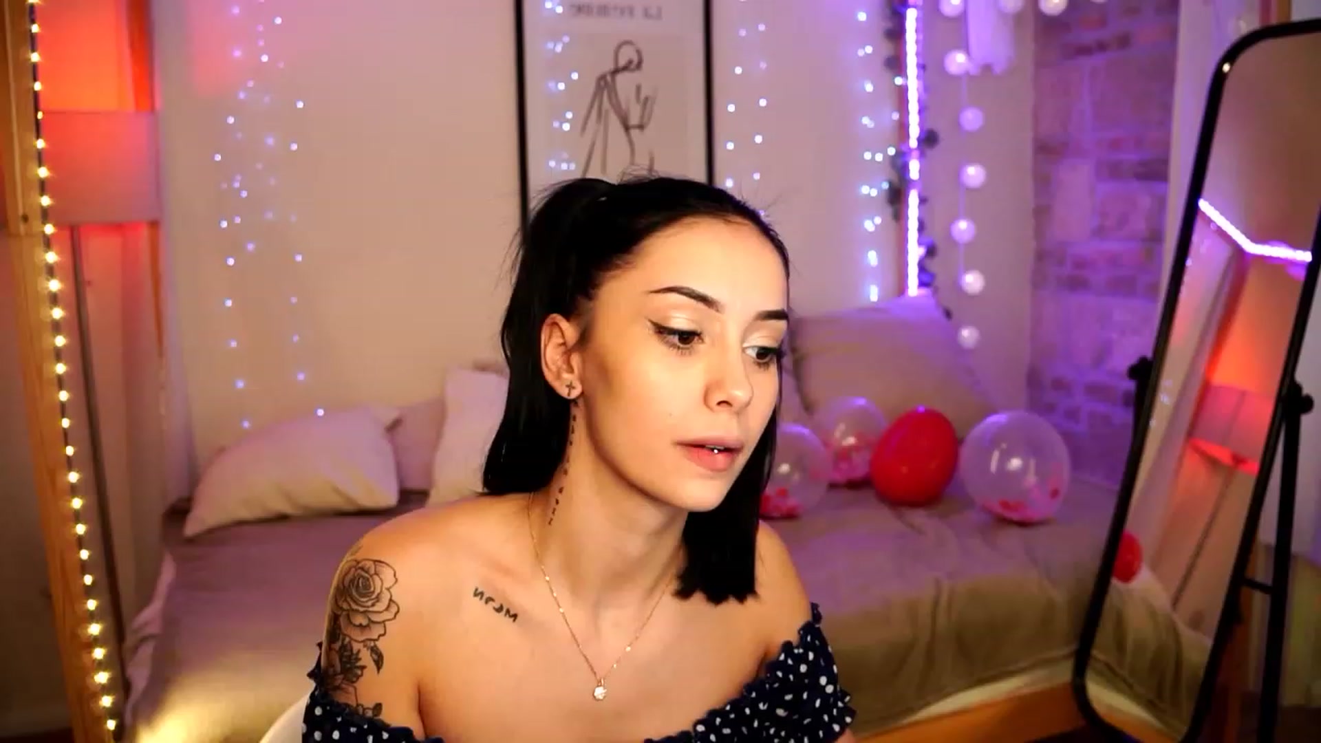Gallery image thumbnail from Naomii18's myfreecams stream on, 02/17/2024, 13:14 image 17 of 20