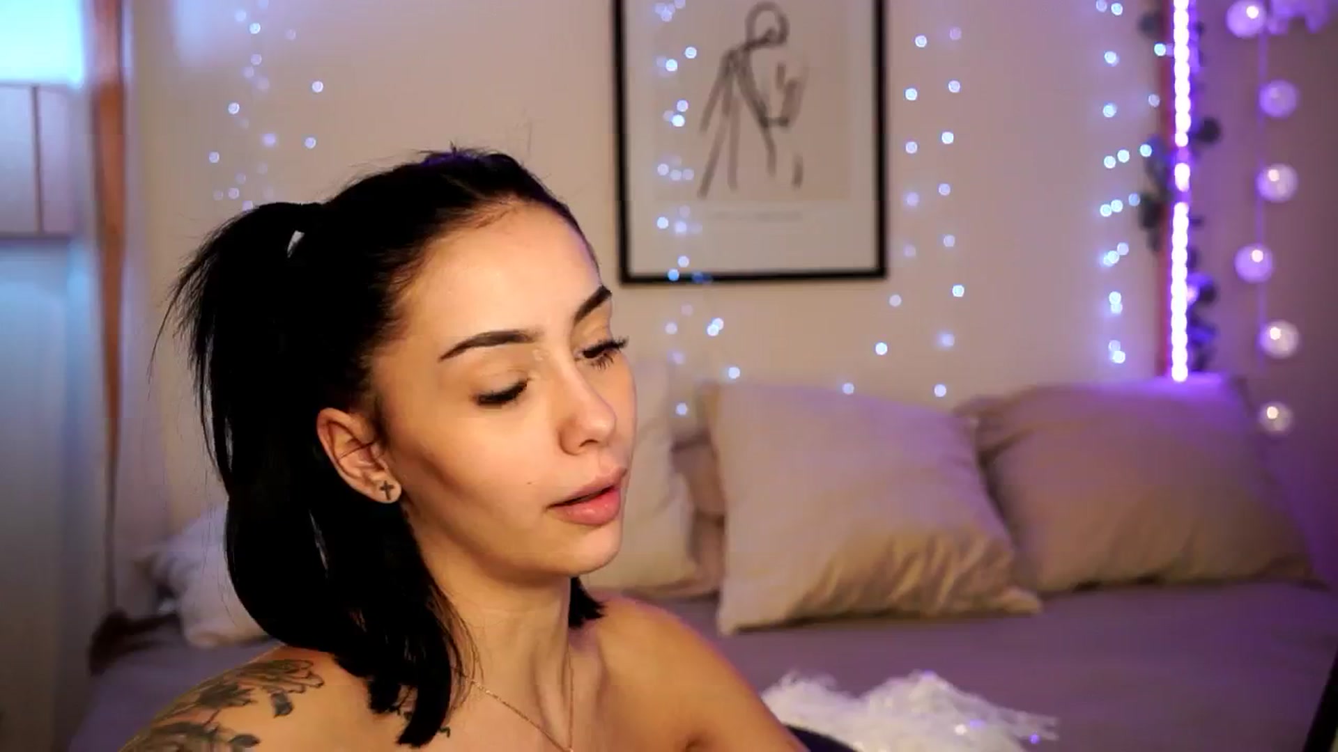 Gallery image thumbnail from Naomii18's myfreecams stream on, 02/20/2024, 16:01 image 4 of 20