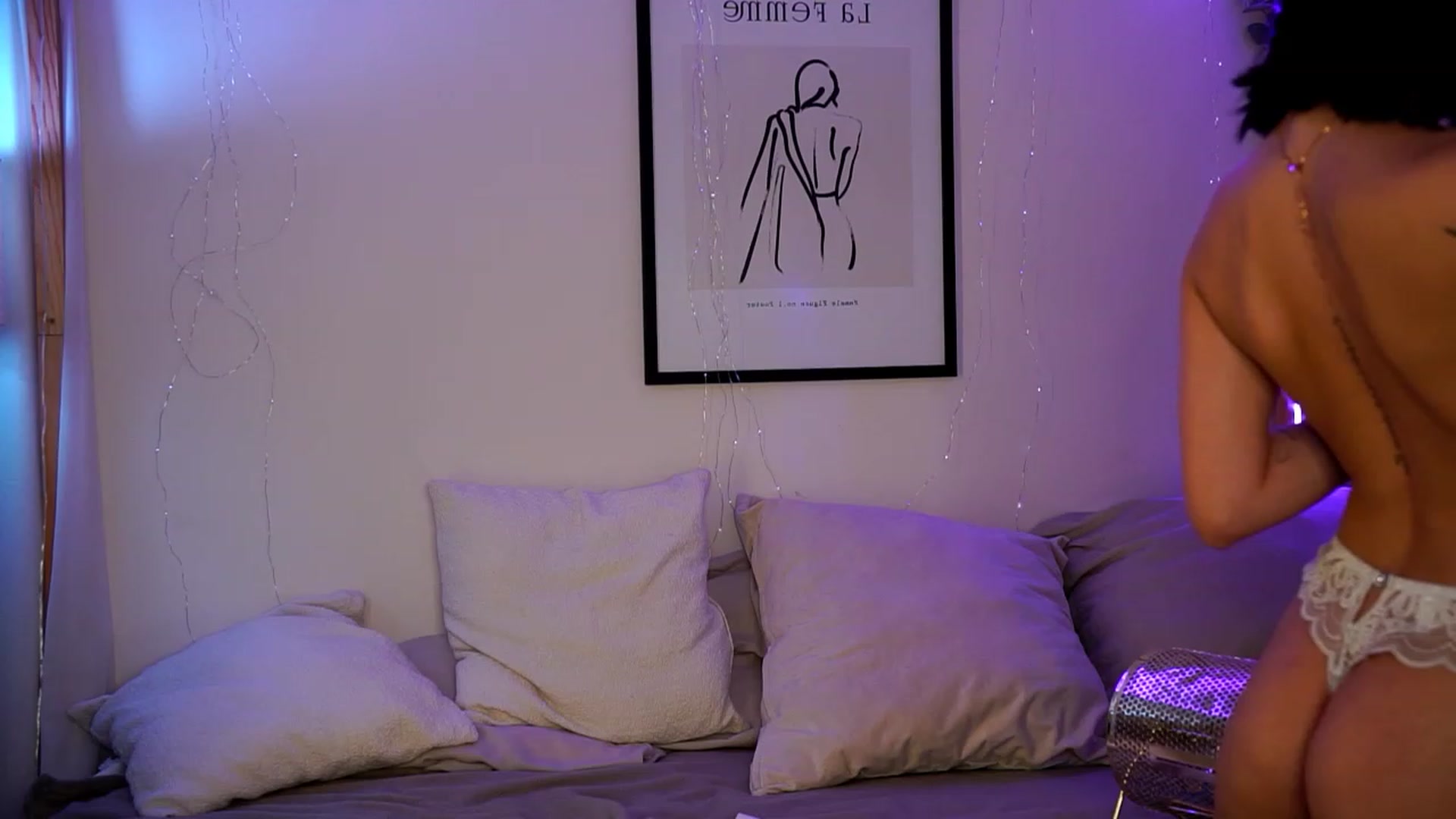 Gallery image thumbnail from Naomii18's myfreecams stream on, 02/20/2024, 18:19 image 7 of 20