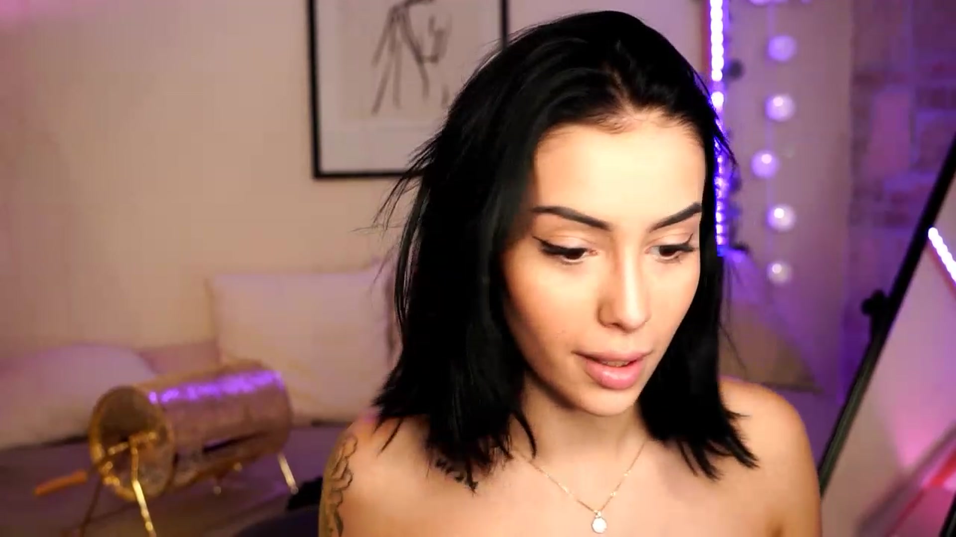 Gallery image thumbnail from Naomii18's myfreecams stream on, 02/22/2024, 24:04 image 20 of 20