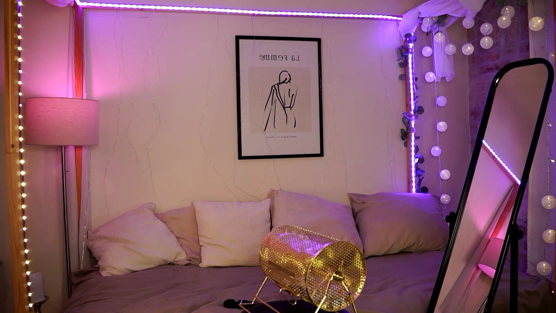 Gallery image thumbnail from Naomii18's myfreecams stream on, 02/22/2024, 17:33 image 18 of 20