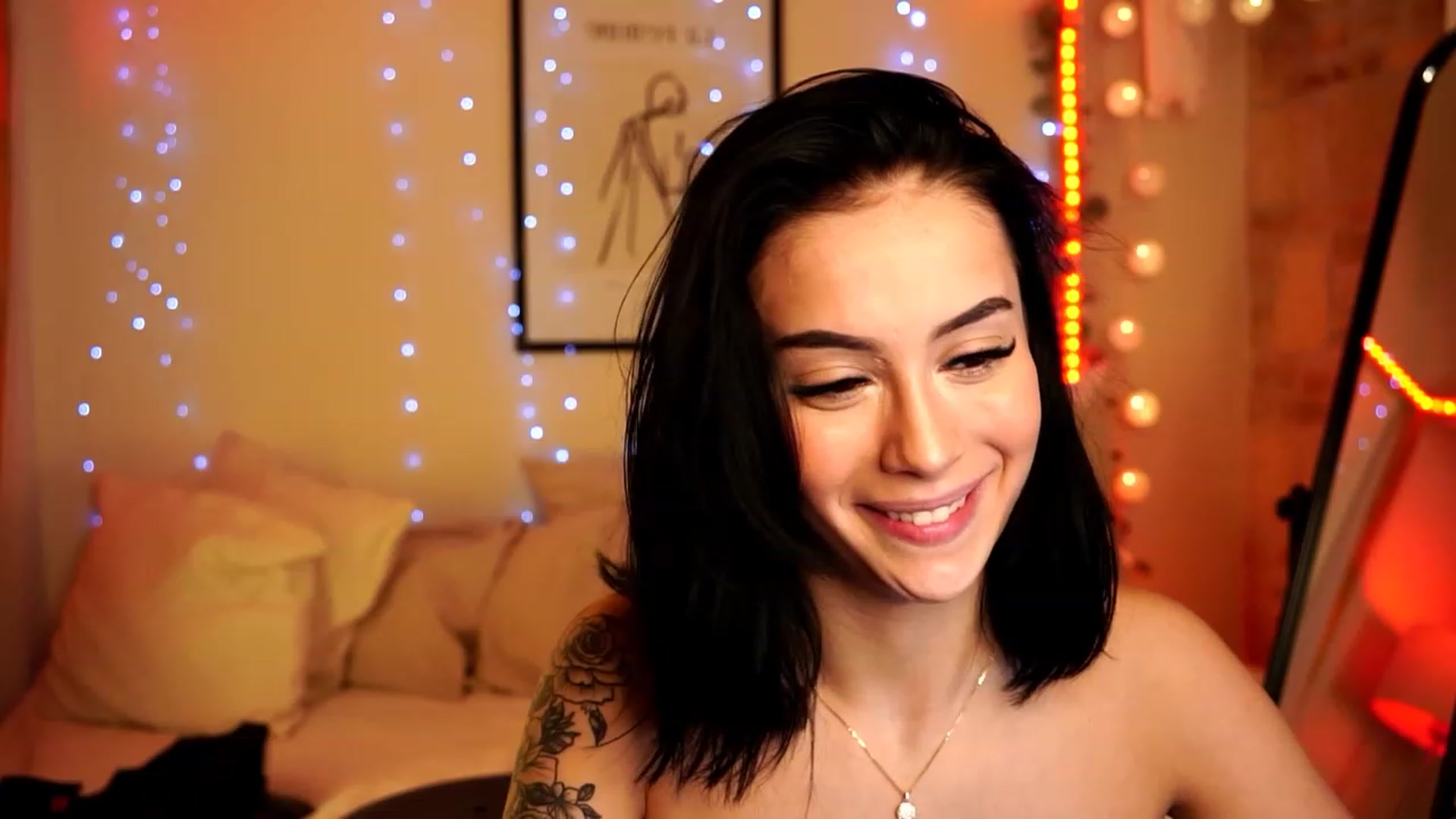 Gallery image thumbnail from Naomii18's myfreecams stream on, 03/01/2024, 14:58 image 16 of 20