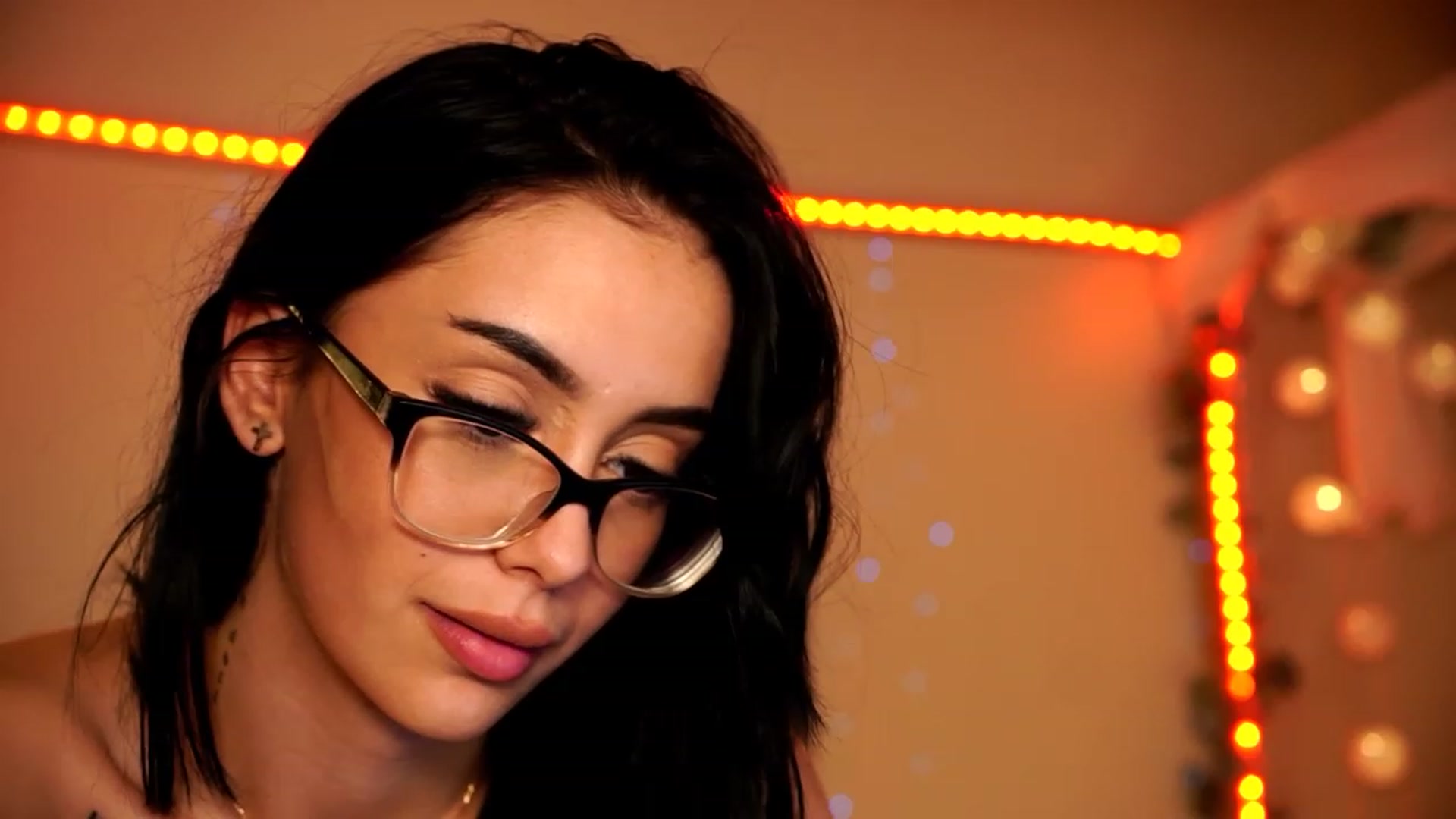 Gallery image thumbnail from Naomii18's myfreecams stream on, 03/05/2024, 17:58 image 16 of 20