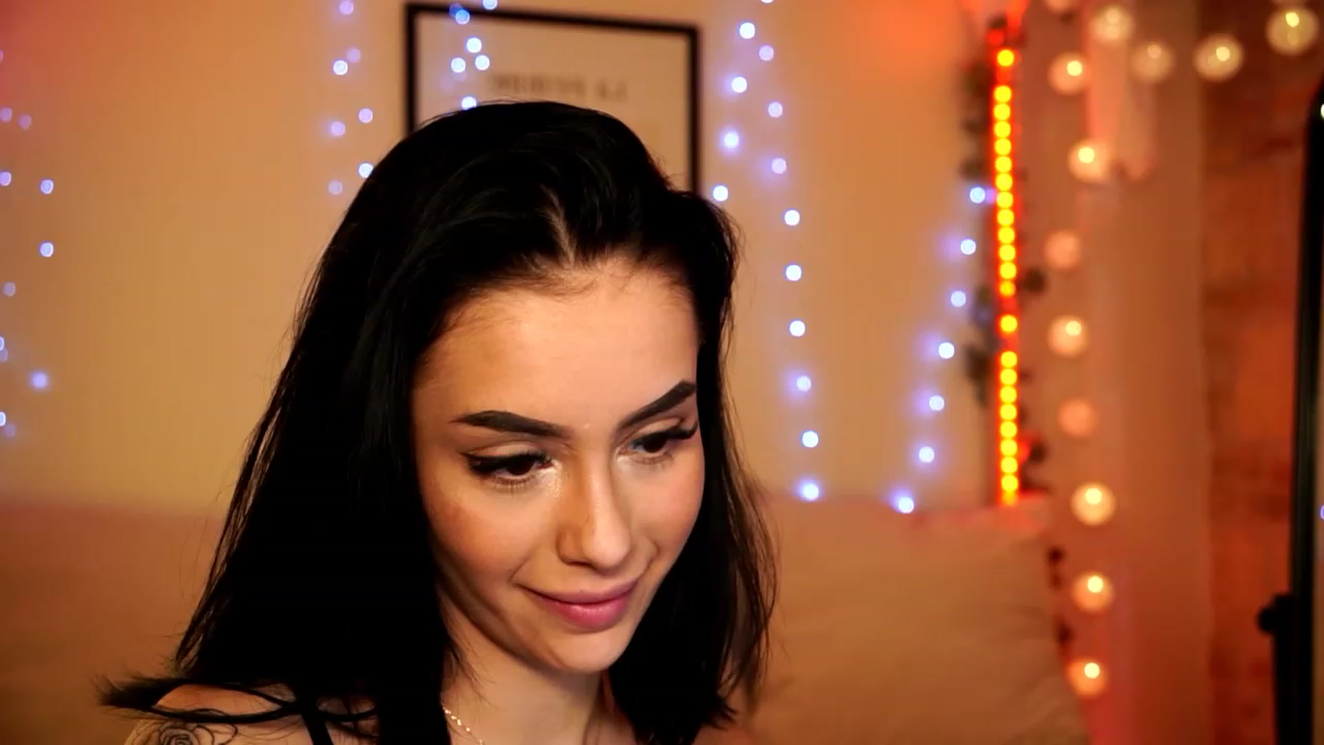 Gallery image thumbnail from Naomii18's myfreecams stream on, 03/12/2024, 15:30 image 14 of 20