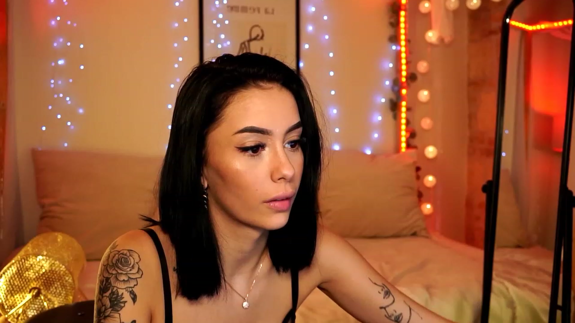 Gallery image thumbnail from Naomii18's myfreecams stream on, 03/12/2024, 15:30 image 17 of 20