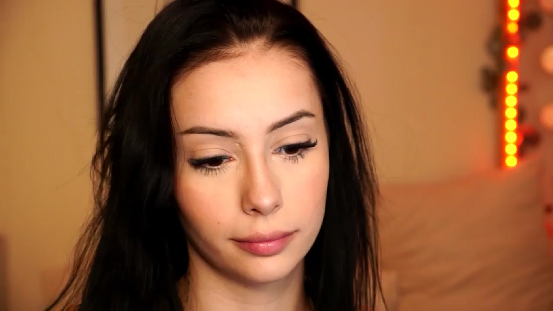 Gallery image thumbnail from Naomii18's myfreecams stream on, 03/27/2024, 21:58 image 10 of 20