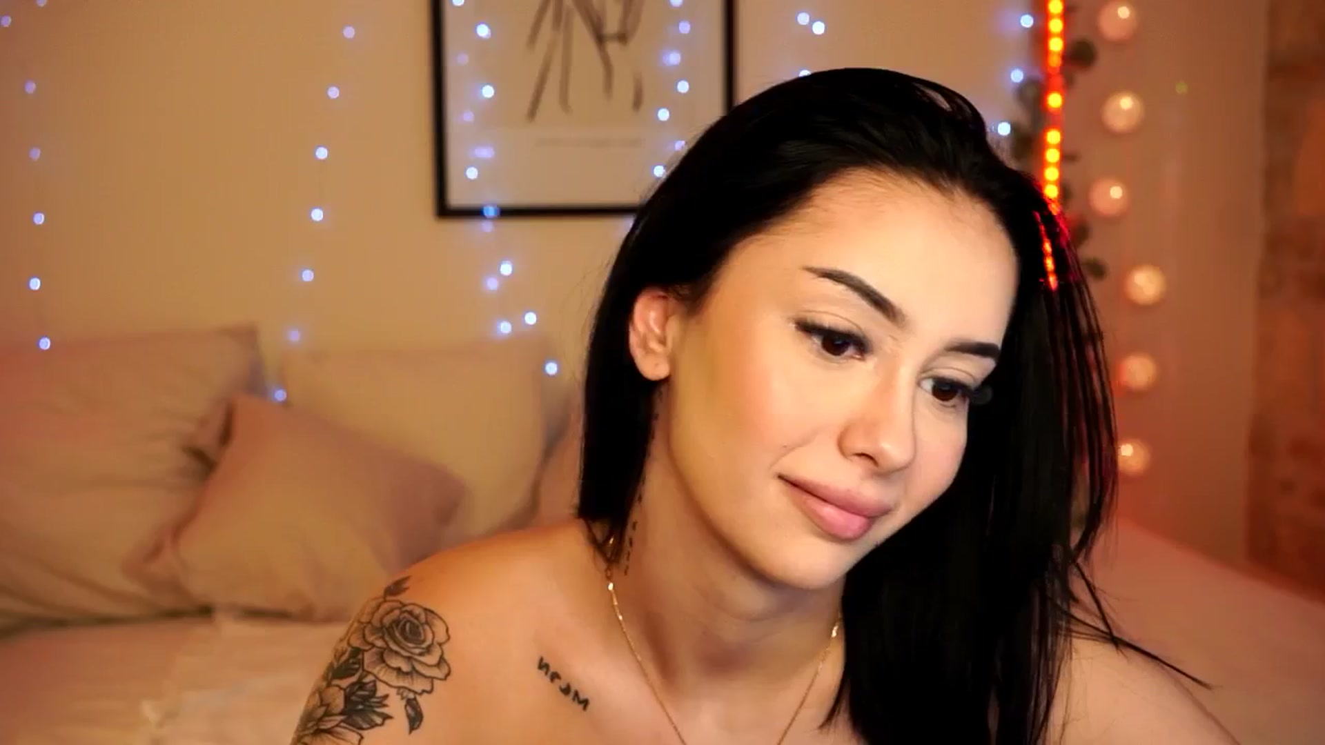 Gallery image thumbnail from Naomii18's myfreecams stream on, 04/16/2024, 13:55 image 17 of 20