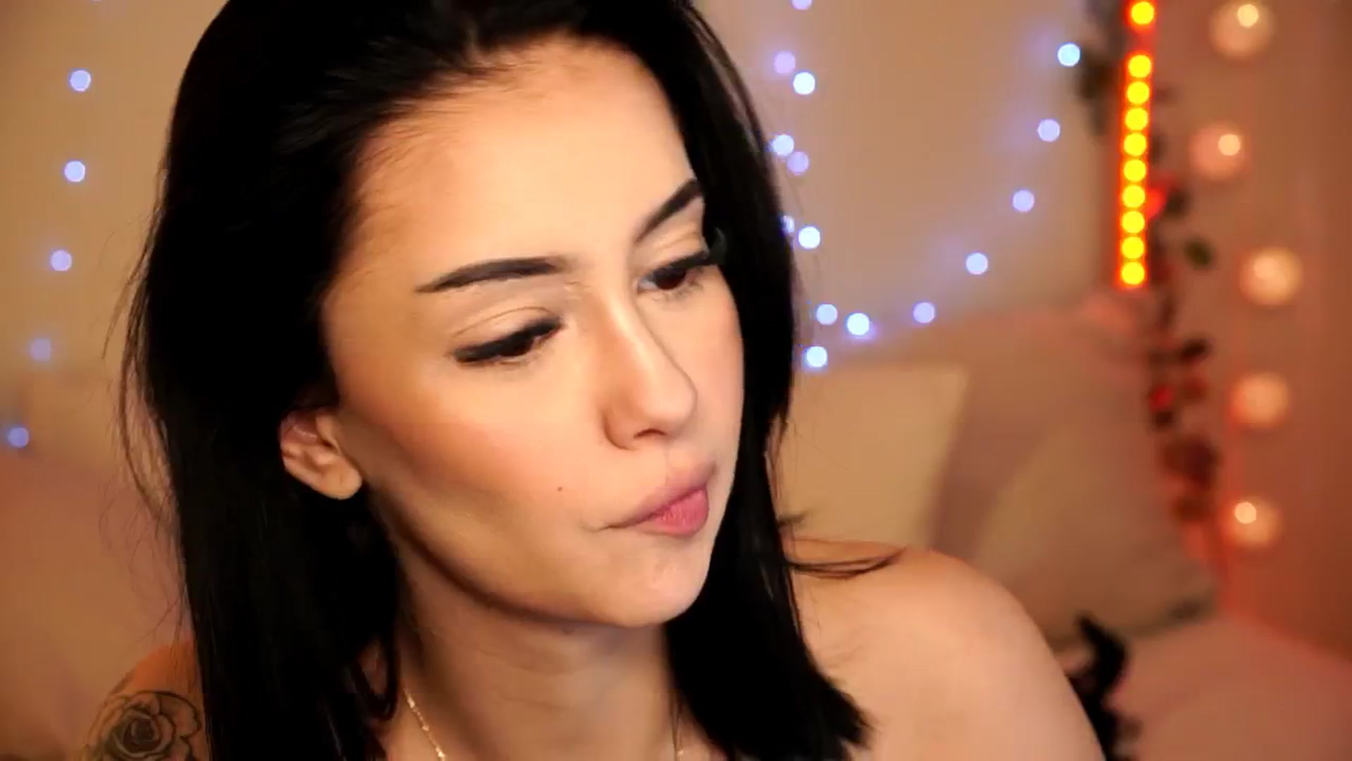 Gallery image thumbnail from Naomii18's myfreecams stream on, 04/16/2024, 13:55 image 20 of 20