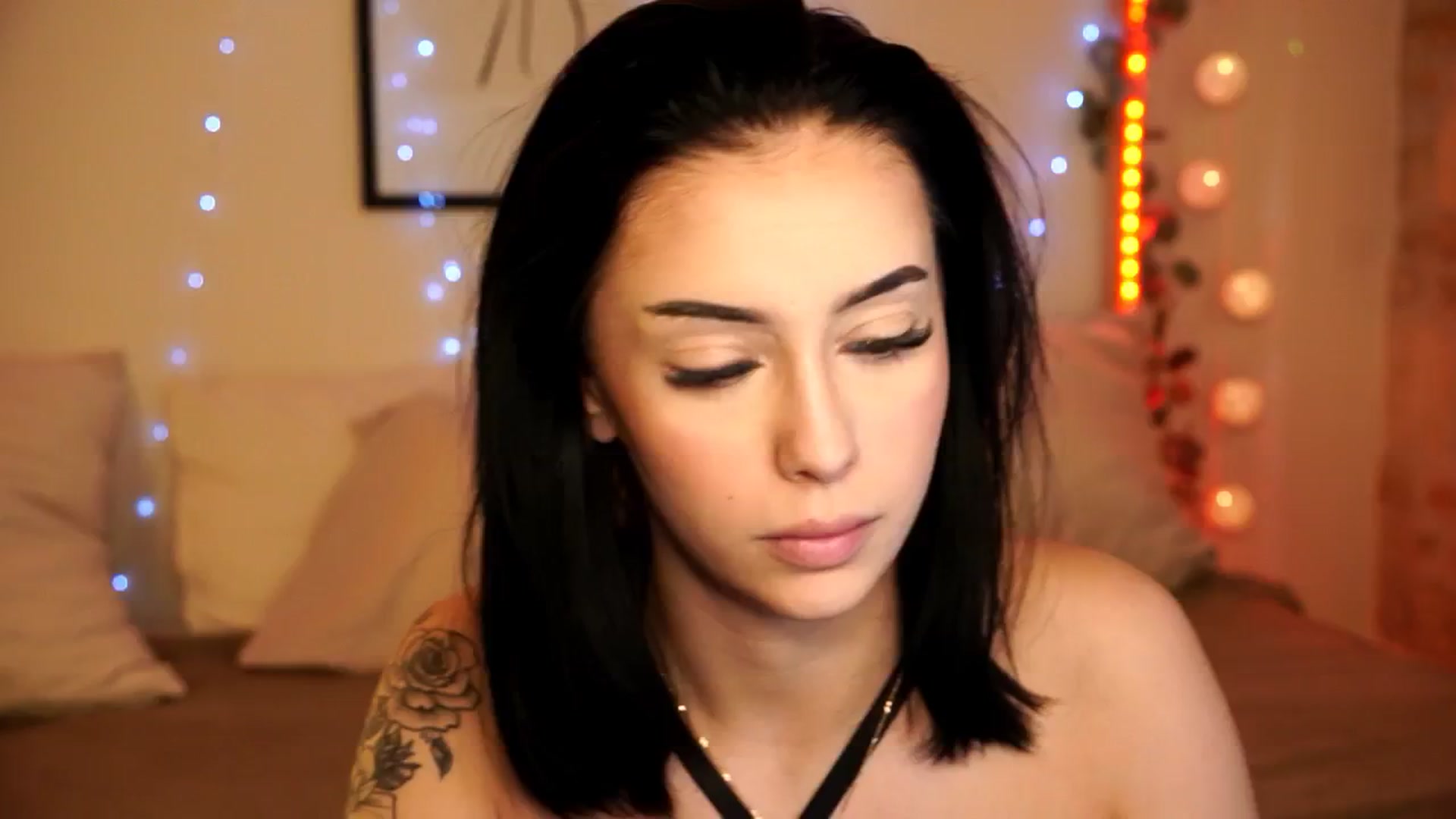 Gallery image thumbnail from Naomii18's myfreecams stream on, 04/16/2024, 15:33 image 3 of 20