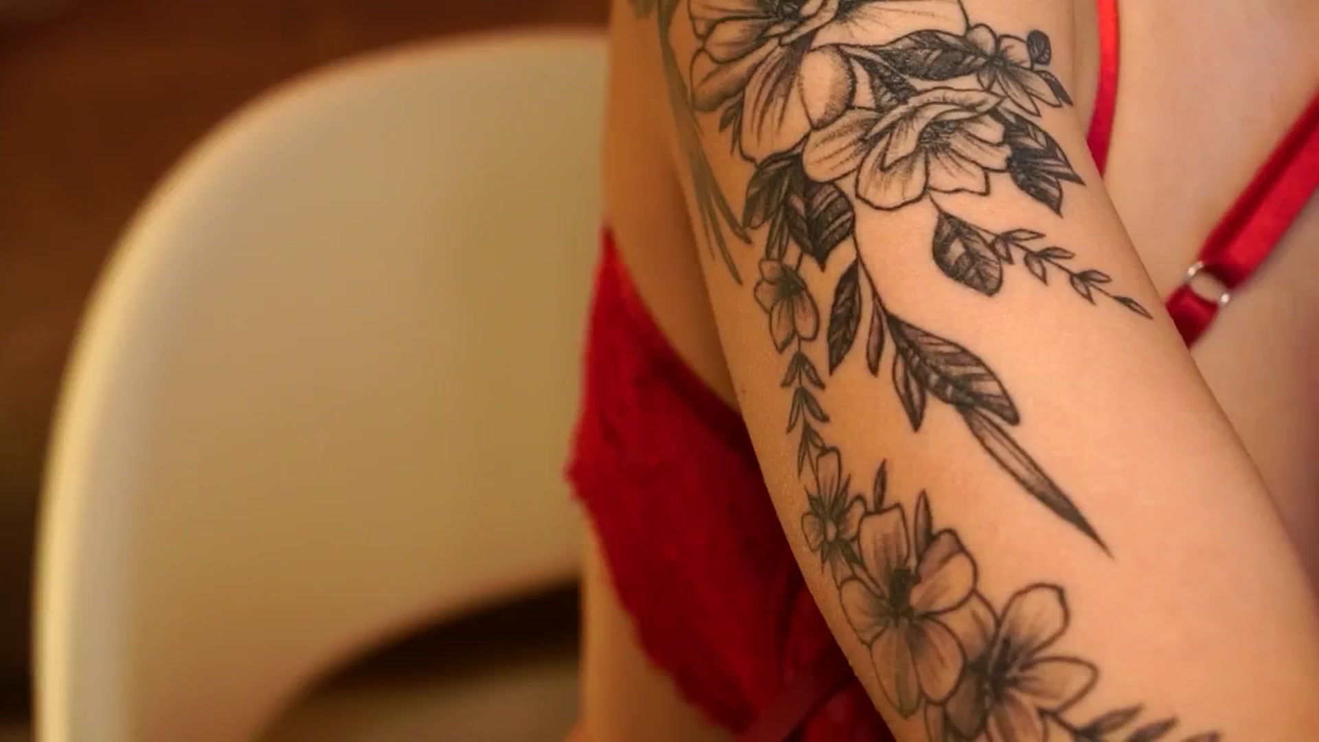 Gallery image thumbnail from Naomii18's myfreecams stream on, 04/18/2024, 13:24 image 20 of 20
