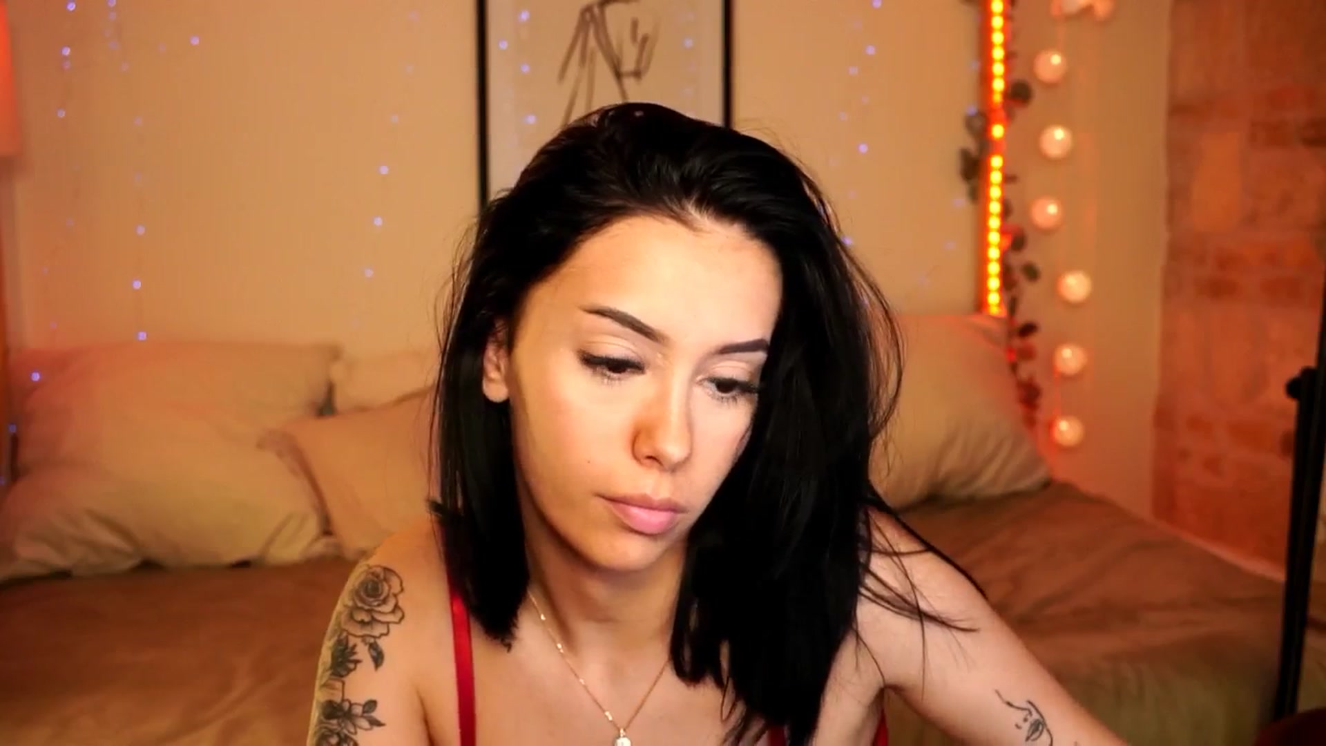 Gallery image thumbnail from Naomii18's myfreecams stream on, 04/18/2024, 16:22 image 20 of 20